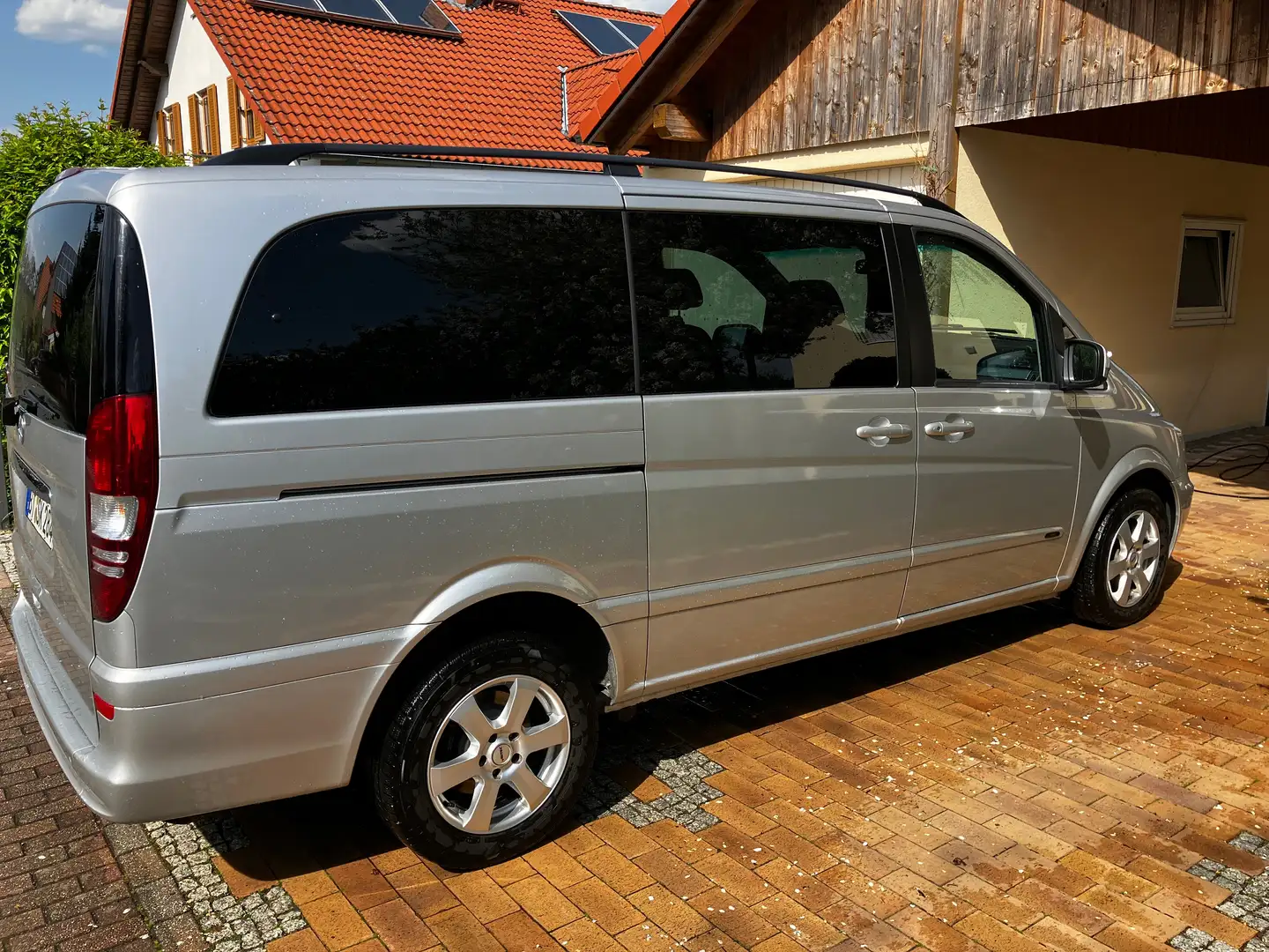 Mercedes-Benz Viano Viano 2.2 CDI DPF lang Automatik Trend Edition Silber - 1