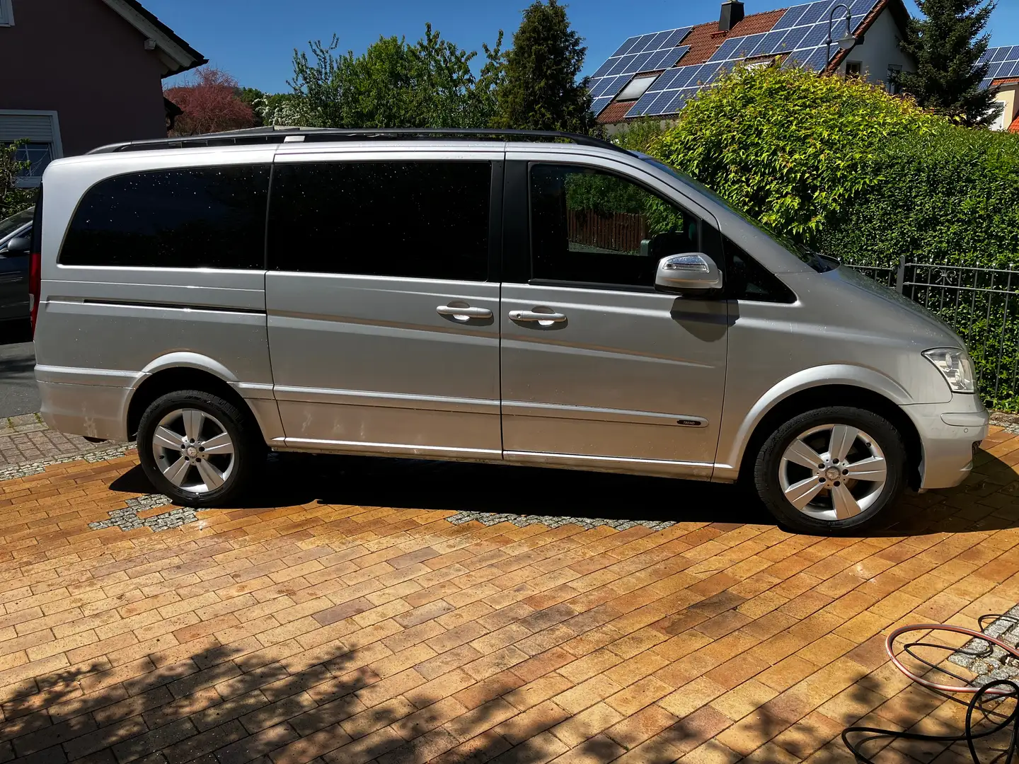 Mercedes-Benz Viano Viano 2.2 CDI DPF lang Automatik Trend Edition Silber - 2