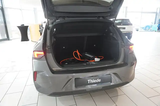 Opel Astra view 12
