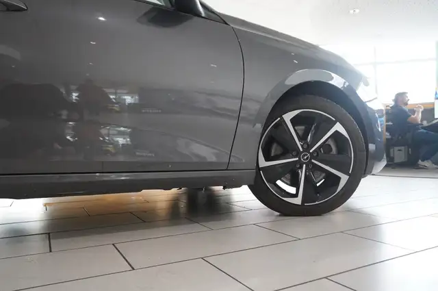 Opel Astra view 7