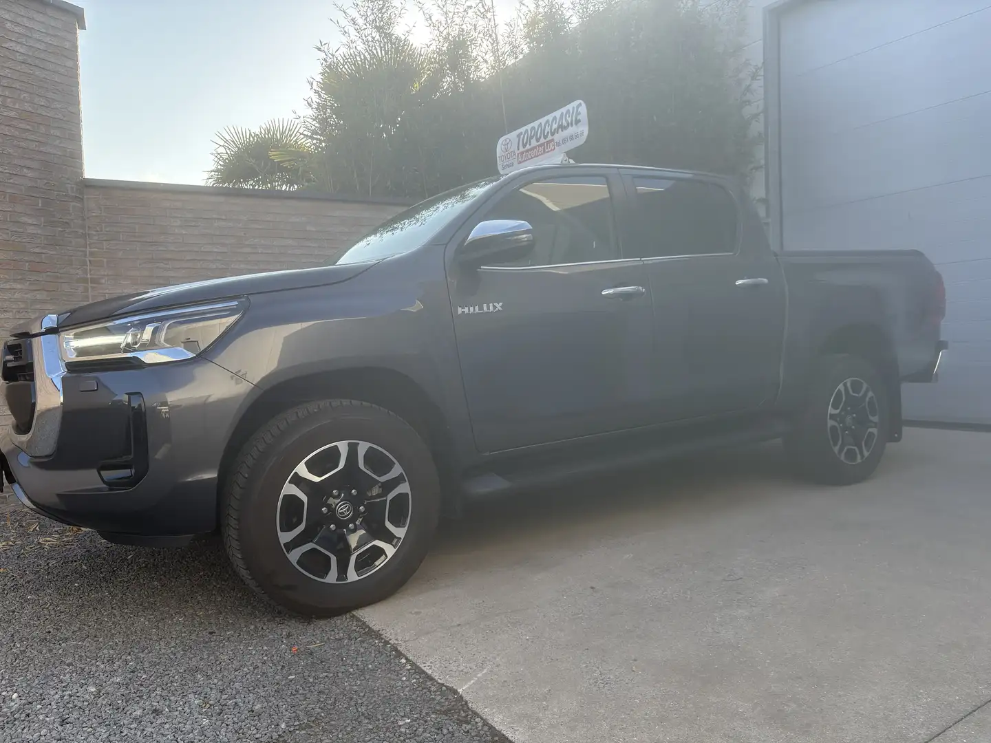 Toyota Hilux 2.8 D-4D 4X4 LOUNGE AT/ €43200+BTW/ 8200KM !!! siva - 1