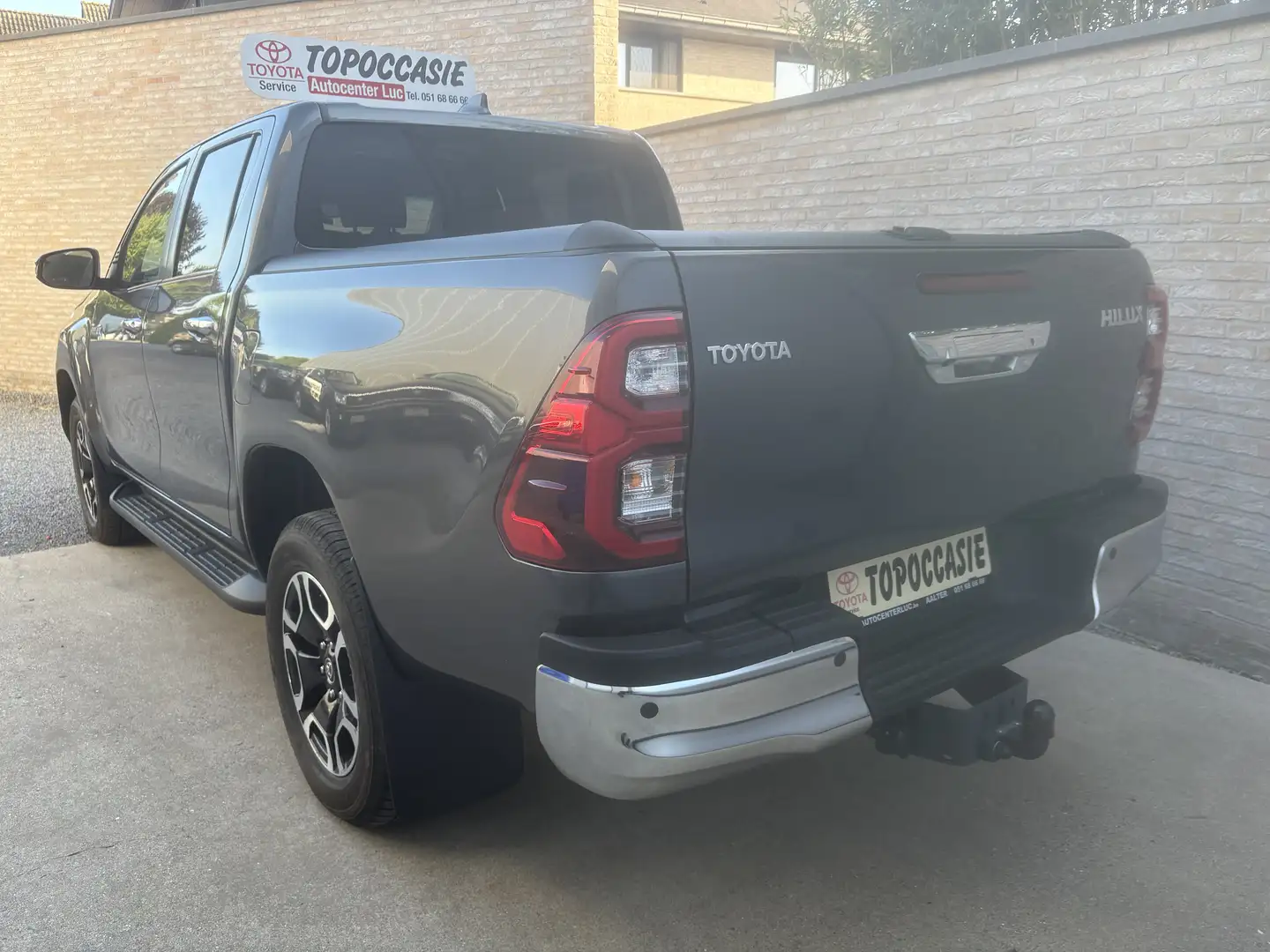 Toyota Hilux 2.8 D-4D 4X4 LOUNGE AT/ €43200+BTW/ 8200KM !!! siva - 2