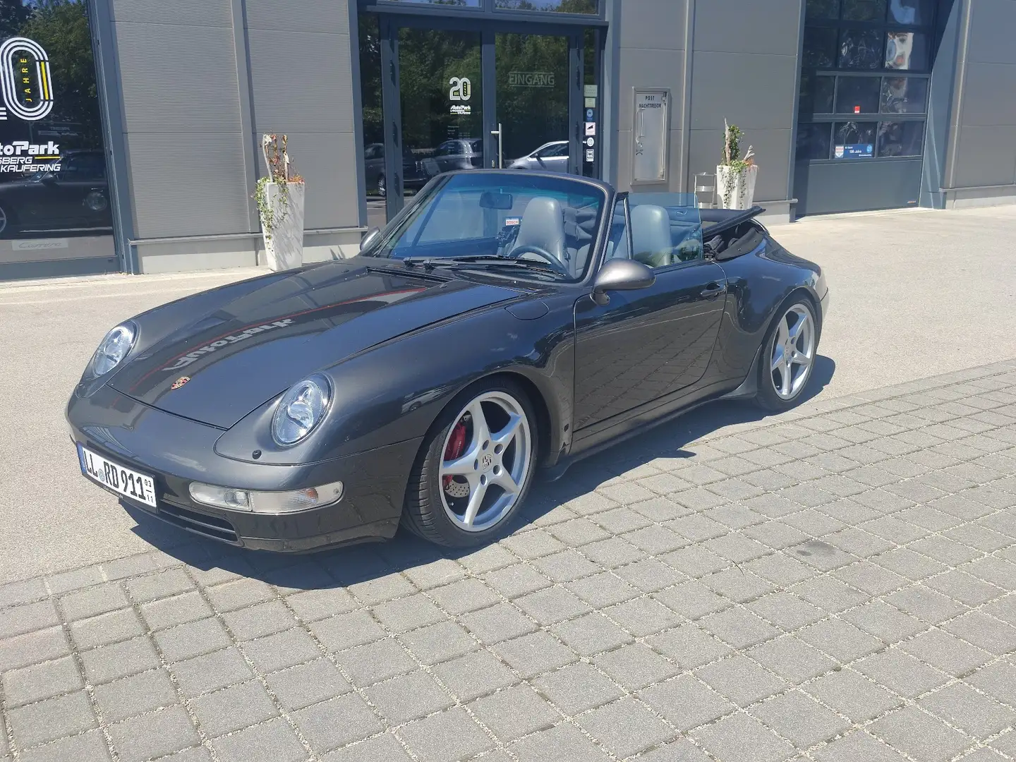 Porsche 993 911 Carrera Cabrio - 2
