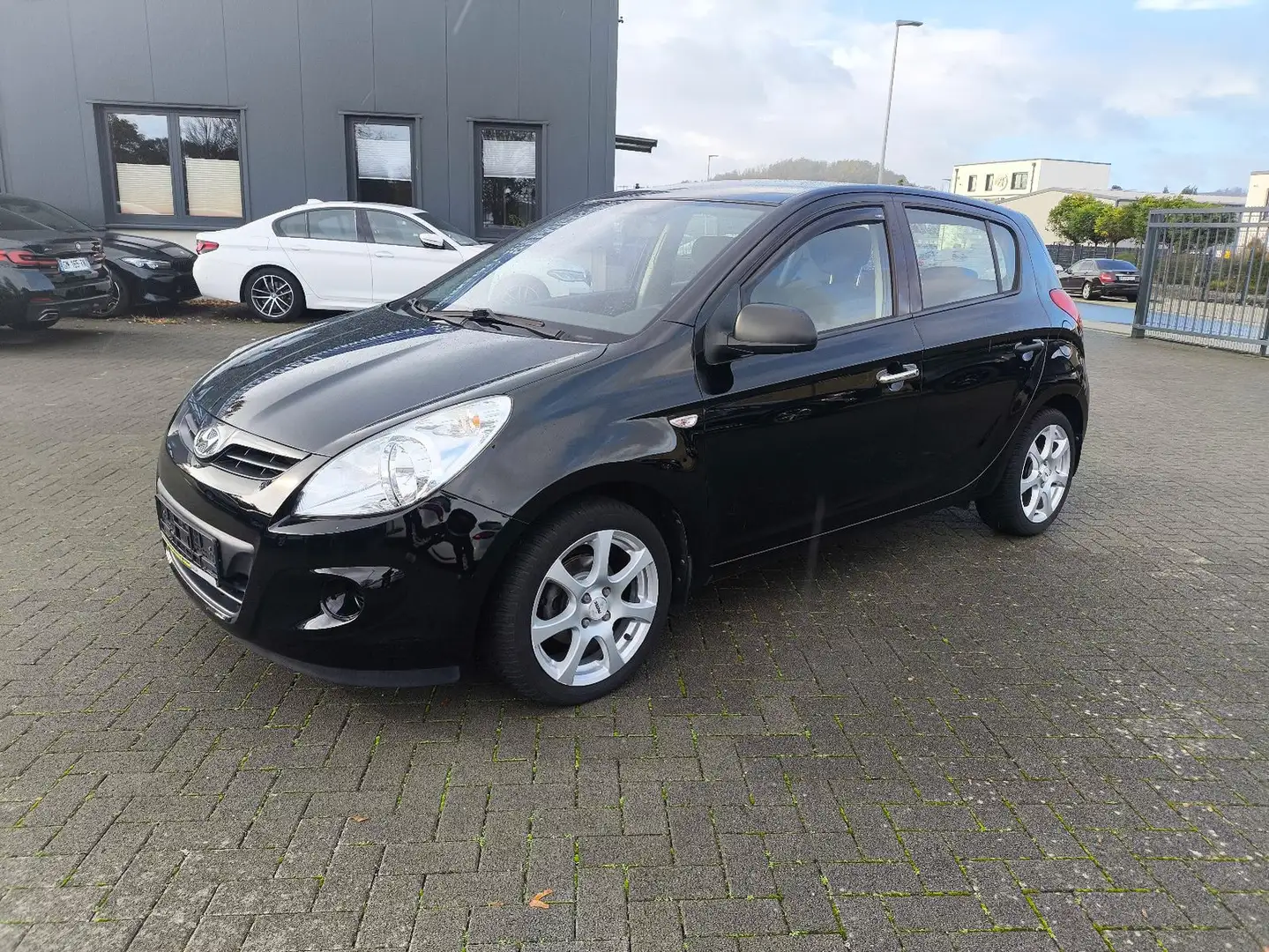 Hyundai i20 Classic,KLIMA,ALLWETTEREIFEN Schwarz - 1