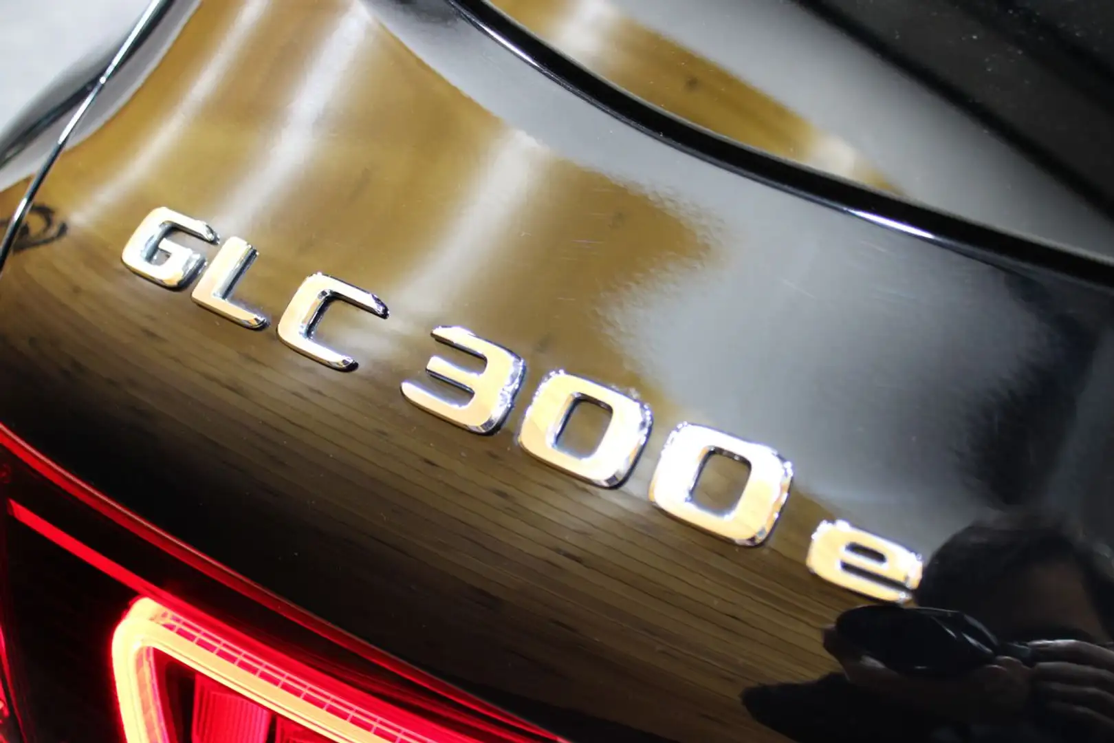 Mercedes-Benz GLC 300 e 4MATIC Noir - 2