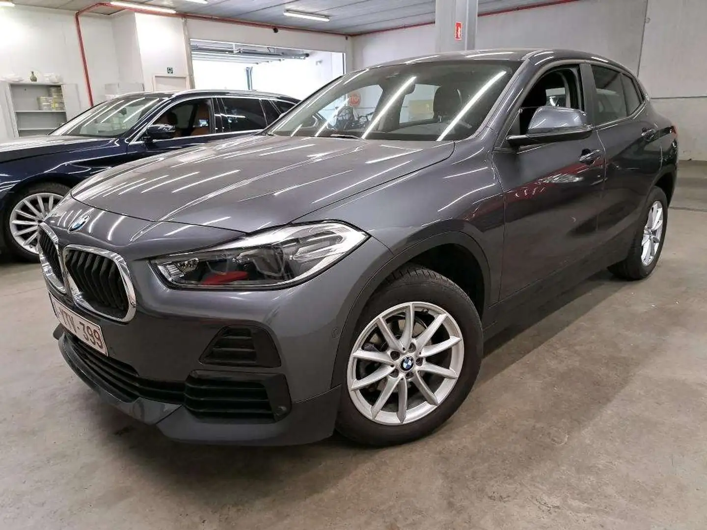 BMW X2 16dA SDrive *FULL LED-NAVI PRO-CAMERA-PARKING* Grijs - 2