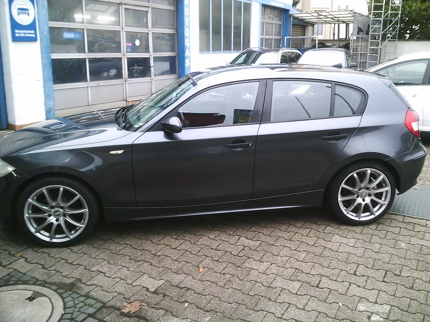 BMW 118 118i Grau - 1