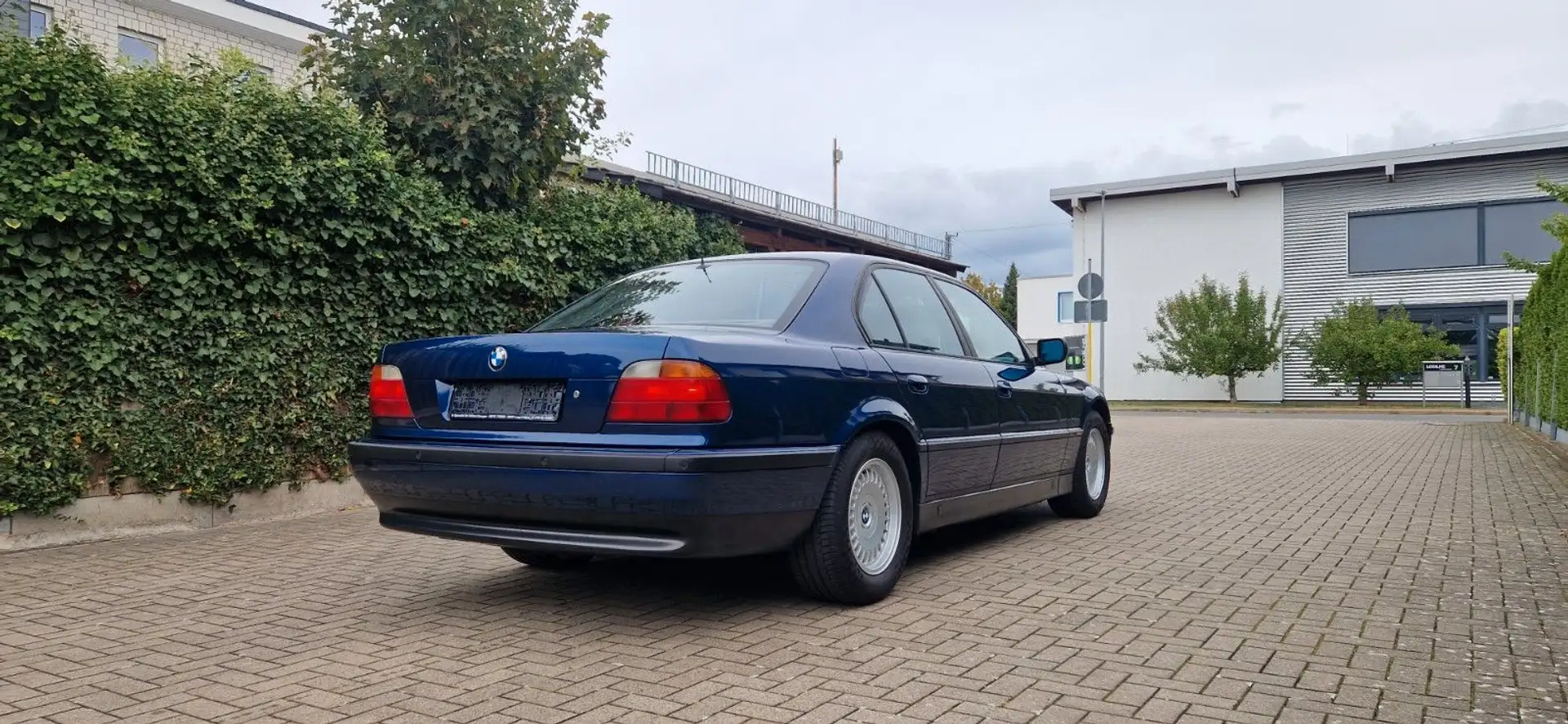 BMW 735 i Sehr gepflegt Blau - 1
