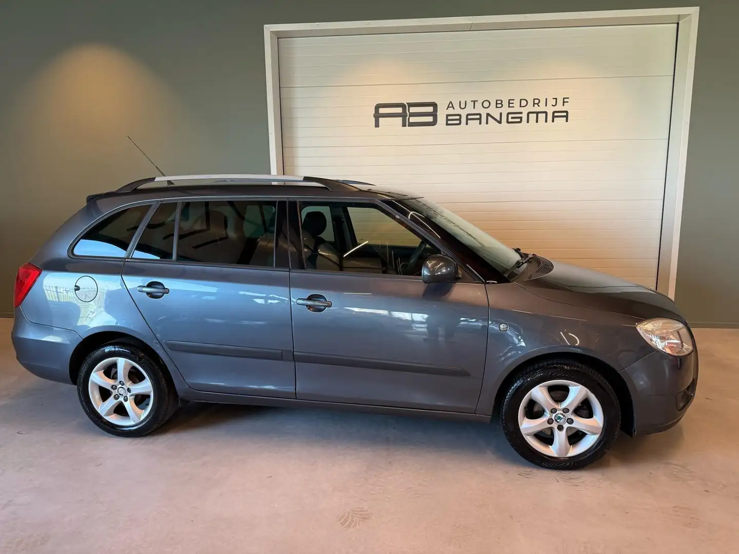 Skoda Fabia Combi 1.4-16V AMBIENTE-uitv/AIRCO/CRUISE CONTROL/L Gris - 2