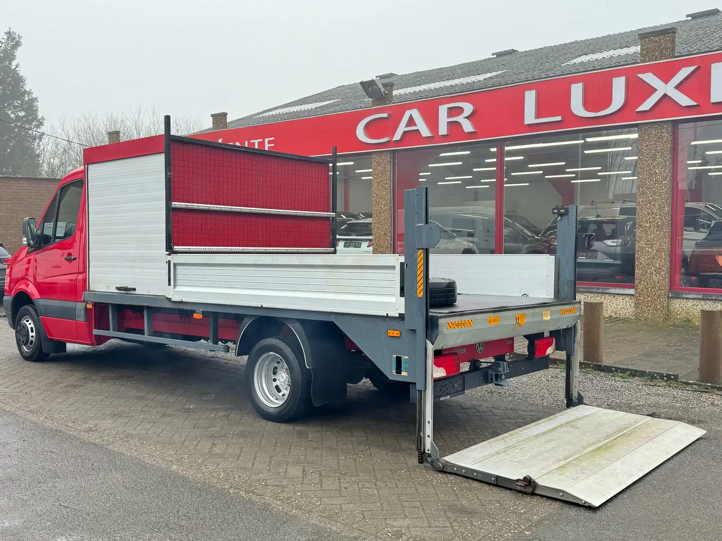 Volkswagen Crafter 2.5 TDi BENNE  ELEVATEUR ELECTRIQUE 3 PLACES Červená - 2