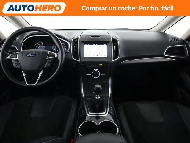 Ford Galaxy view 13