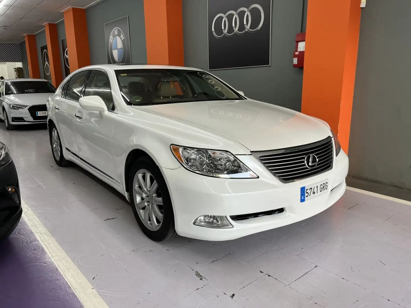 Lexus LS 460 Executive Aut. Weiß - 2