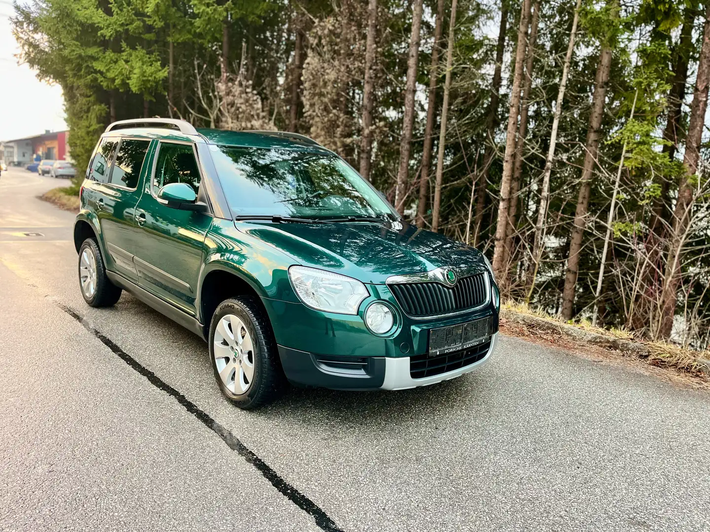 Skoda Yeti 2.0TDI Experience 4x4 Pickerl nur 145.000km Grün - 1