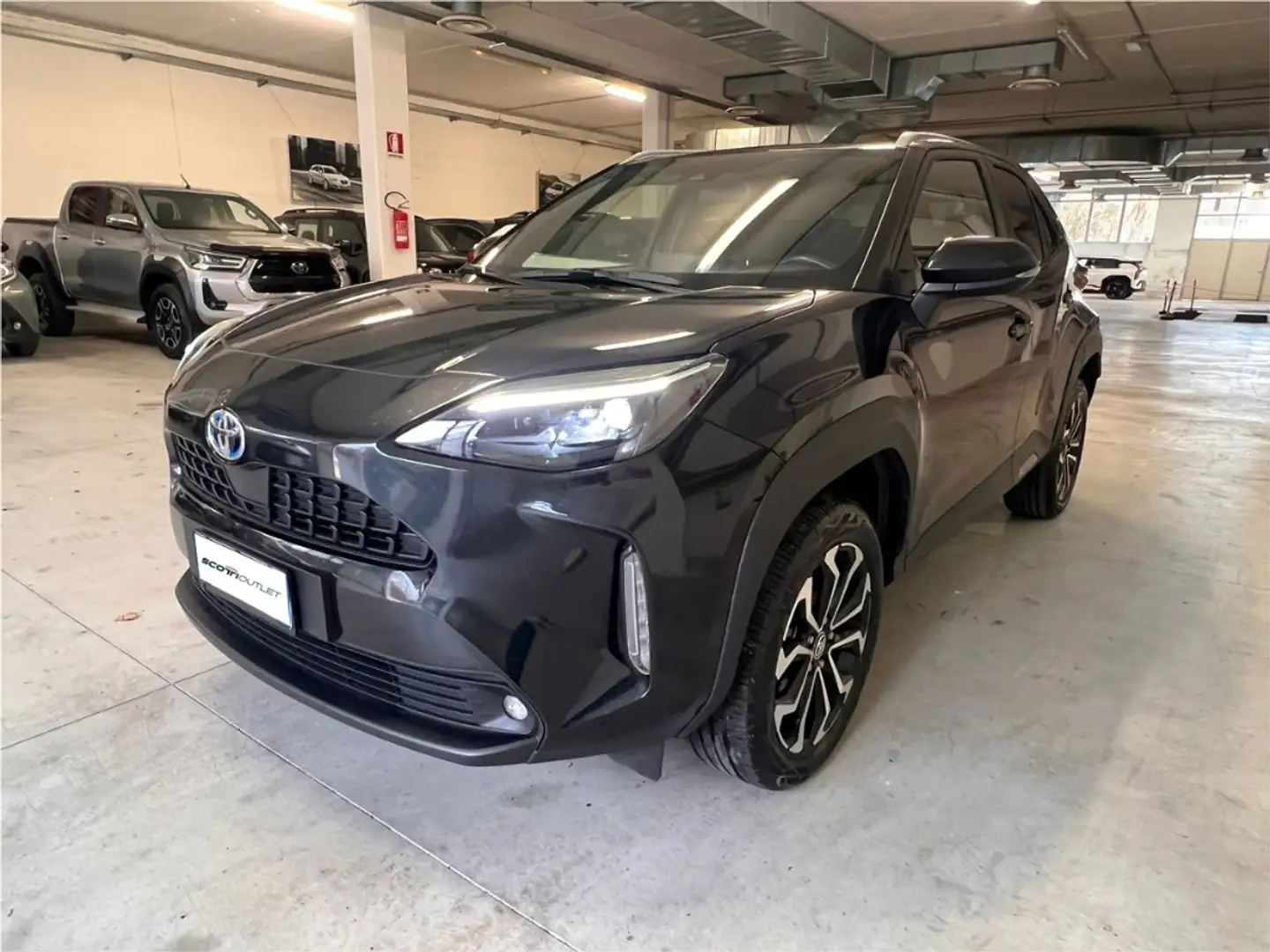 Toyota Yaris Cross 1.5 Hybrid 5p. E-CVT Trend Noir - 1