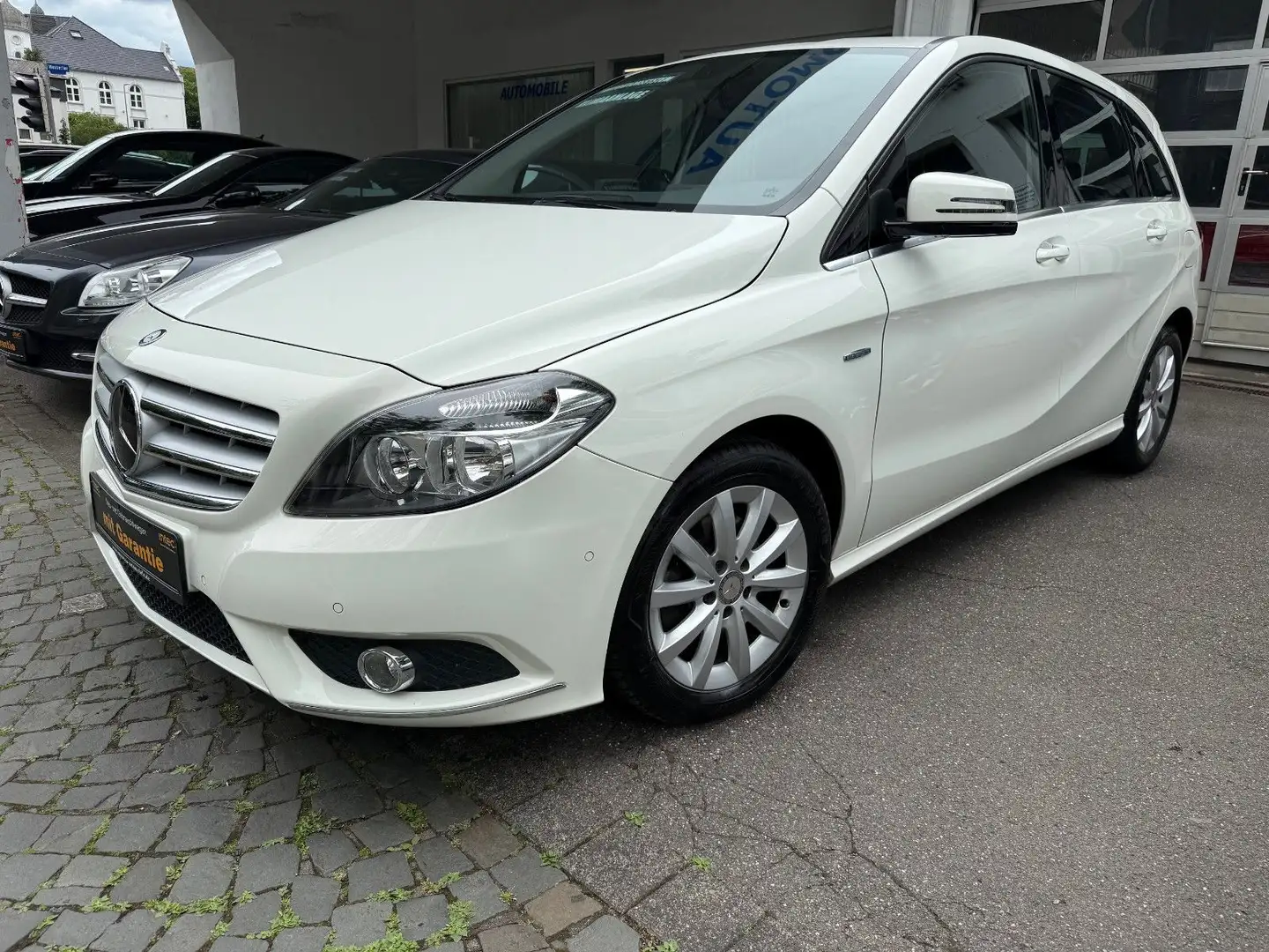 Mercedes-Benz B 200 B-Klasse, PDC v&h Kamera,Navi.,Automatik Alb - 1
