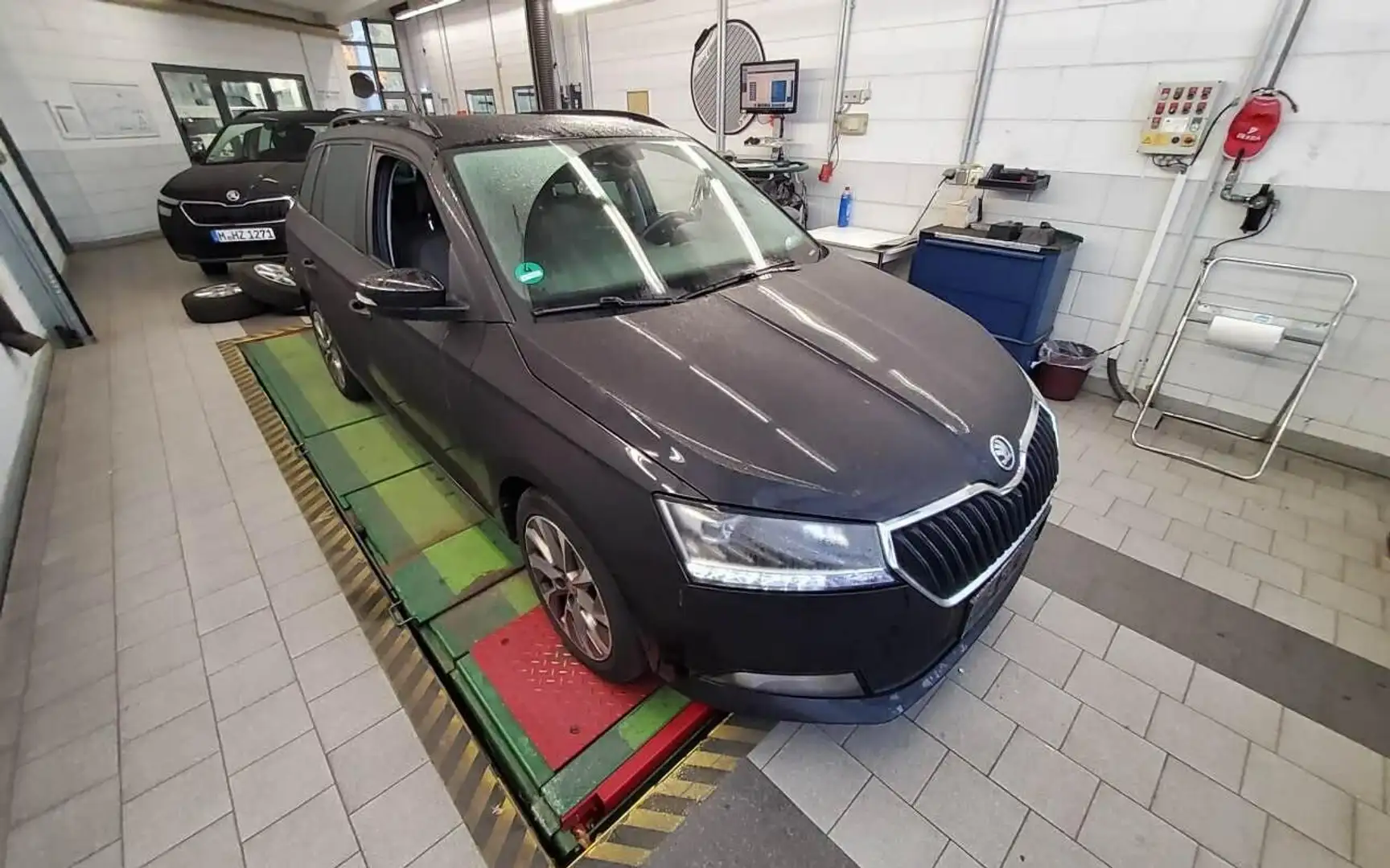 Skoda Fabia Combi 1.0 TSI Zwart - 2