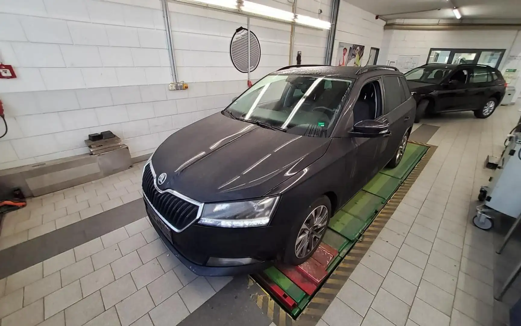 Skoda Fabia Combi 1.0 TSI Zwart - 1