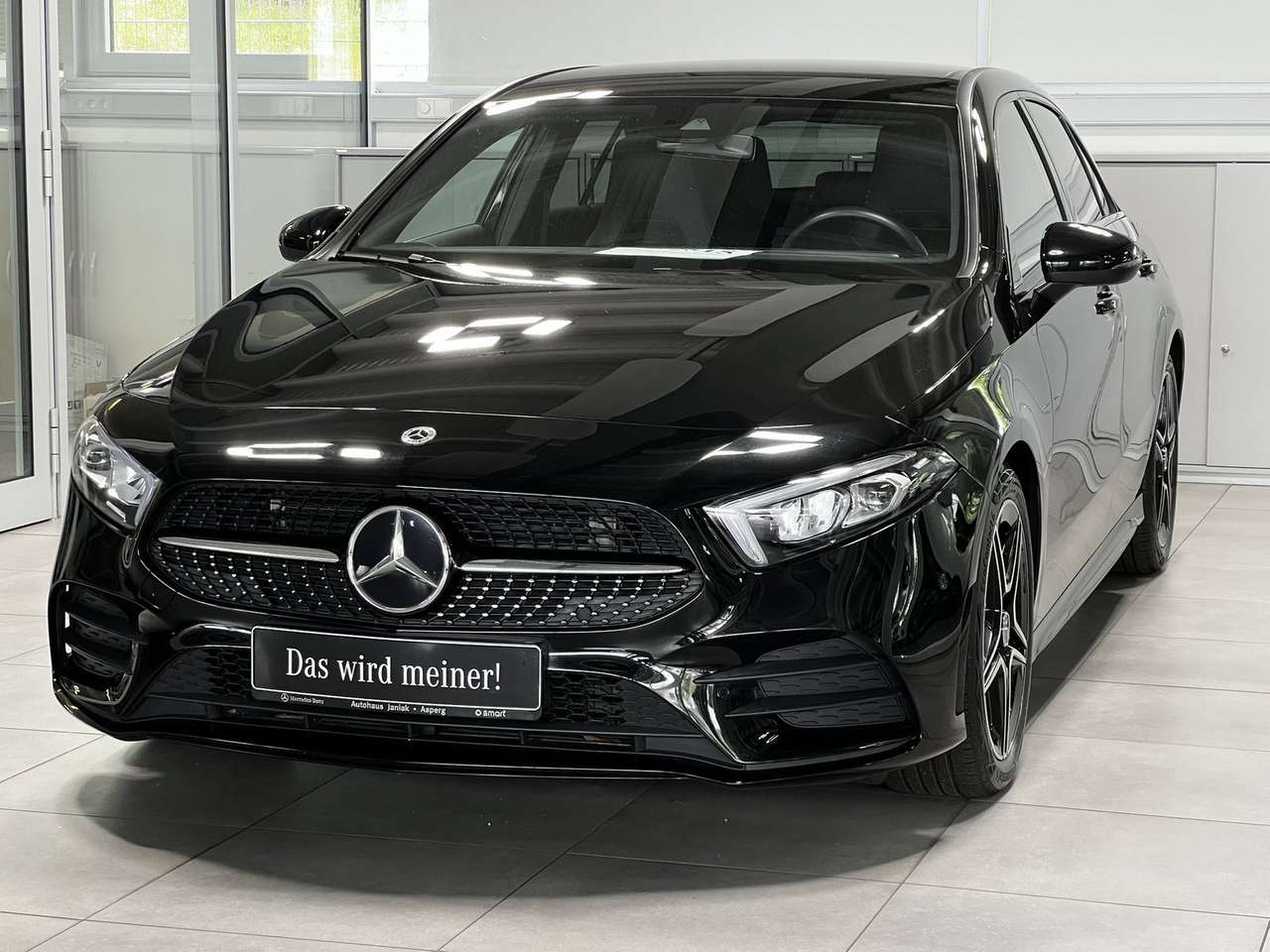Mercedes-Benz A 180 2021 — A180 AMG Line LED NAVI PDC&KAM KLIMA+SHZ+CARPLAY