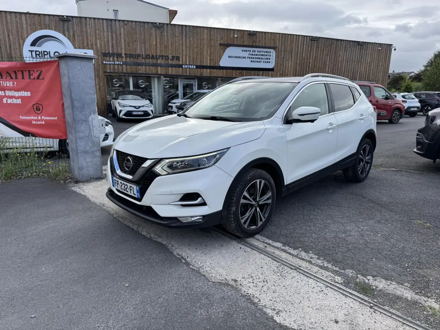 Nissan Qashqai 1.6 dCi - 130 Bva N-Connecta gps + toit panoramiqu - 1