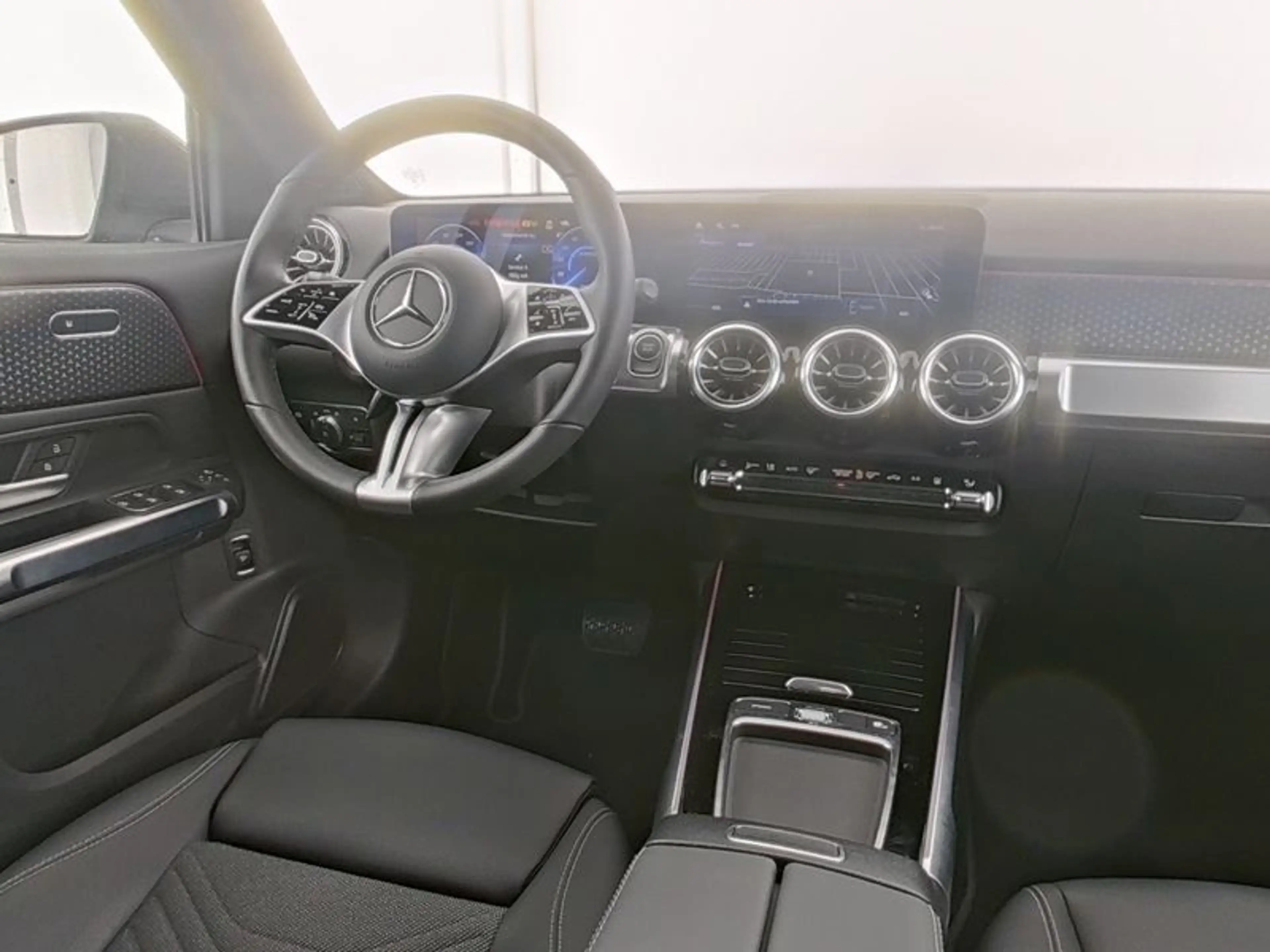 Mercedes-Benz EQB 250 PROG-ADVANCED 20"AMG WINTER KAMERA WDGS — photo 8