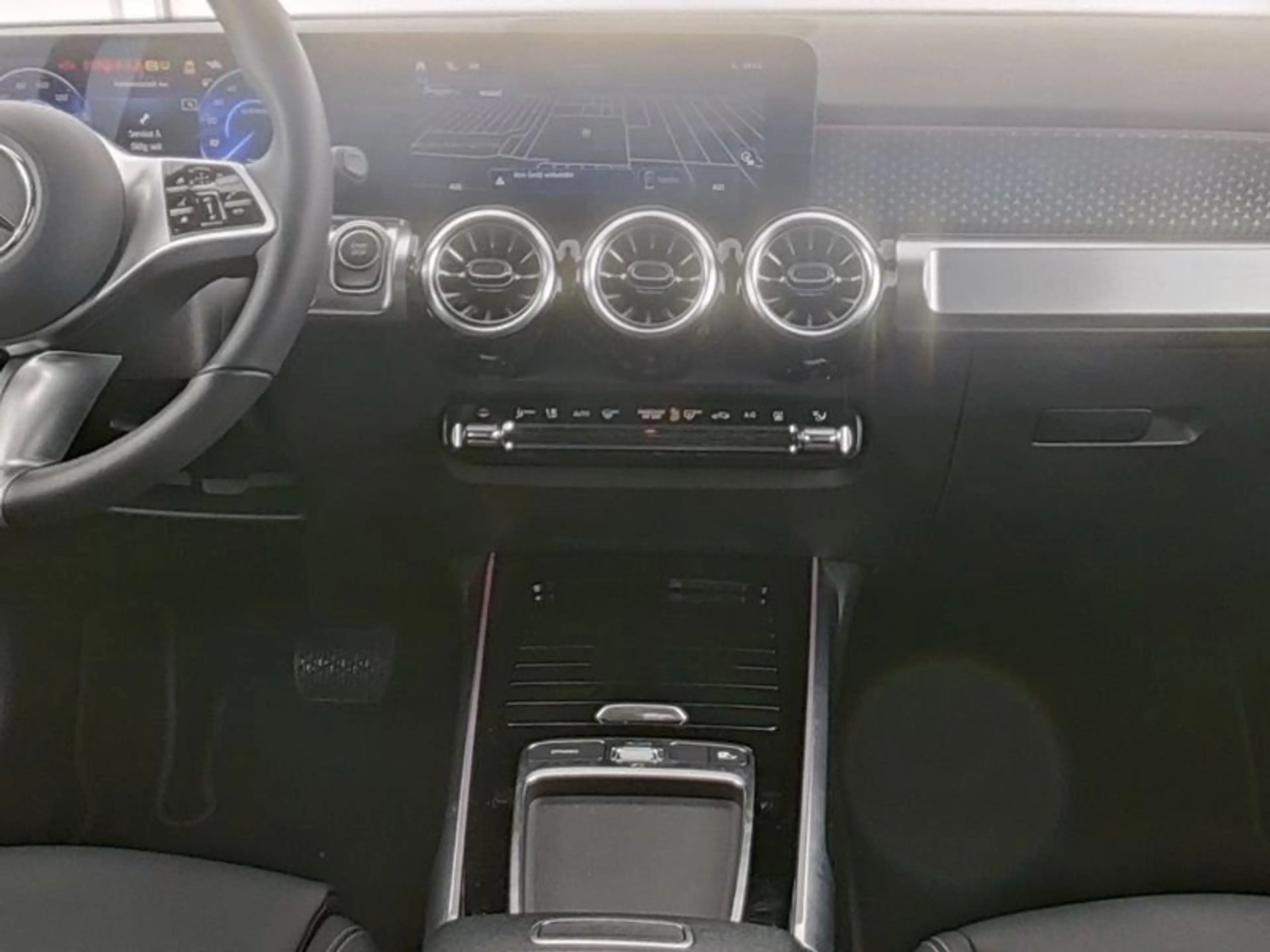 Mercedes-Benz EQB 250 PROG-ADVANCED 20"AMG WINTER KAMERA WDGS — photo 7