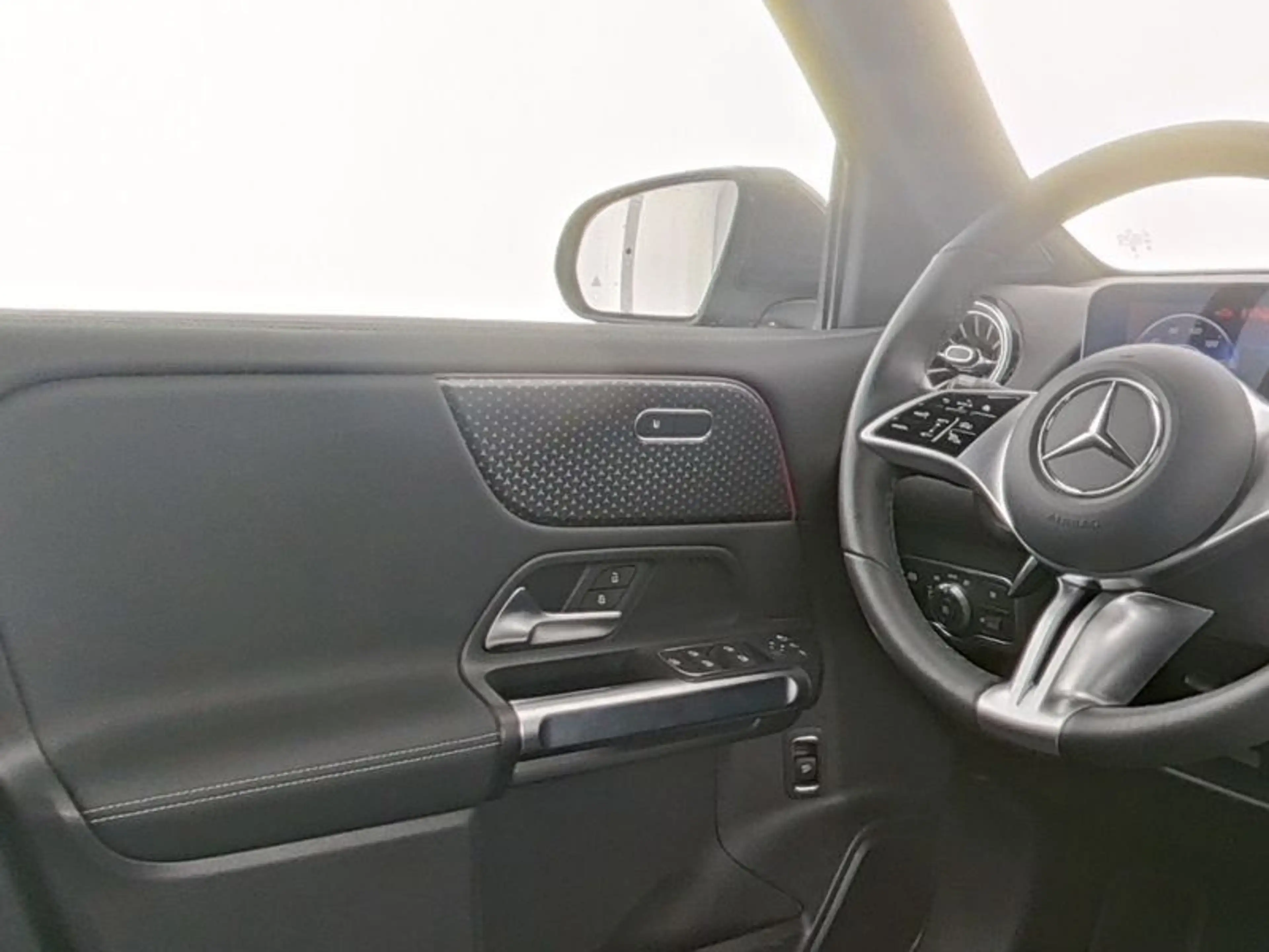 Mercedes-Benz EQB 250 PROG-ADVANCED 20"AMG WINTER KAMERA WDGS — photo 6