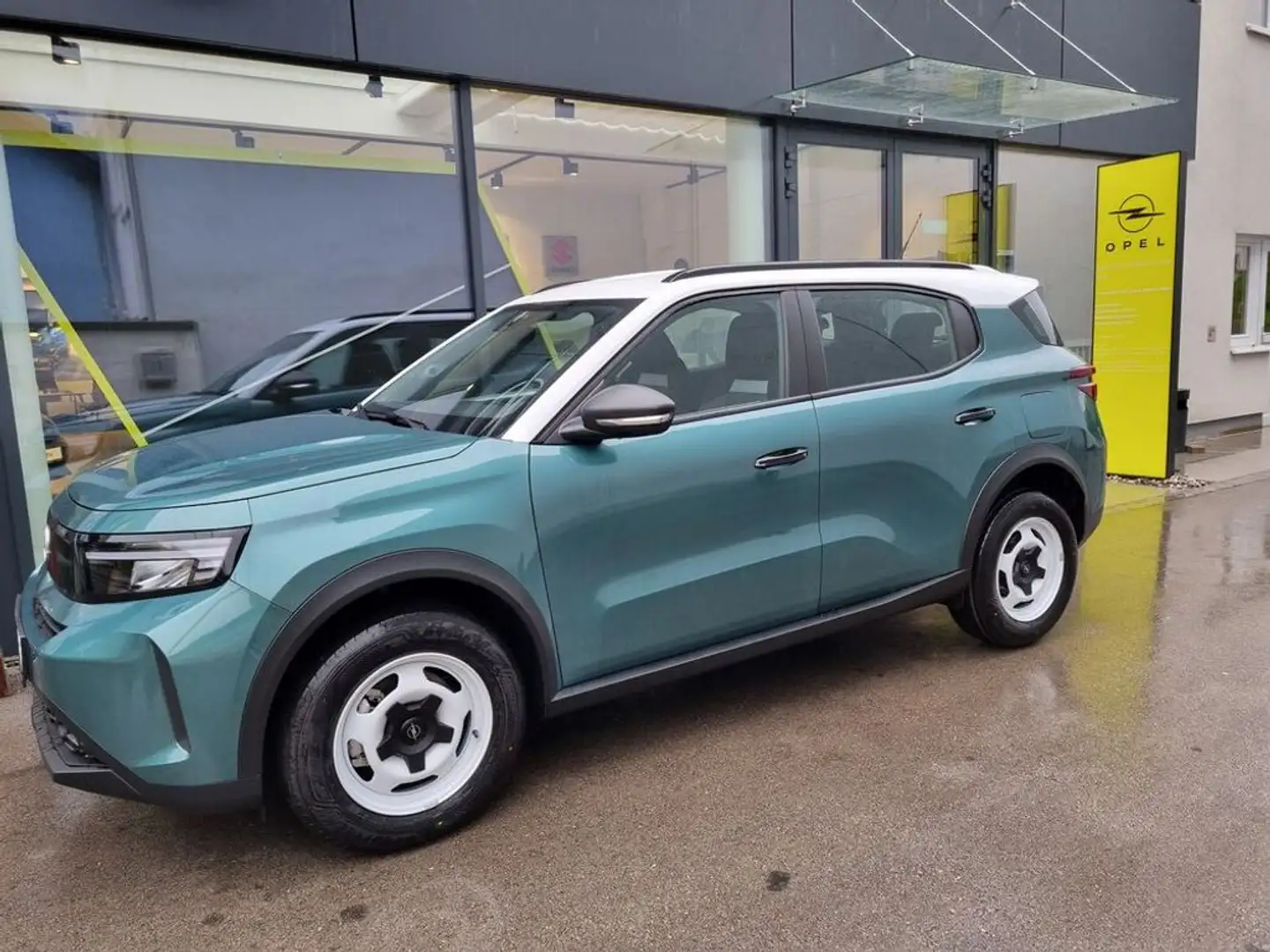 Opel Frontera 1.2 DI MHEV Edition Aut. Grün - 1