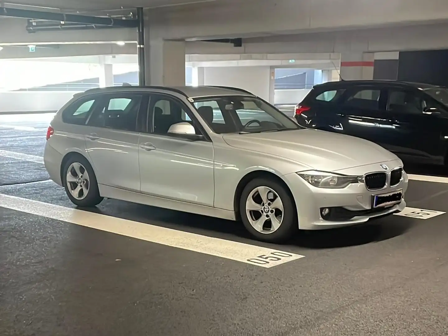 BMW 320 320d Touring EfficientDynamics Edition Aut./AHK Silber - 2