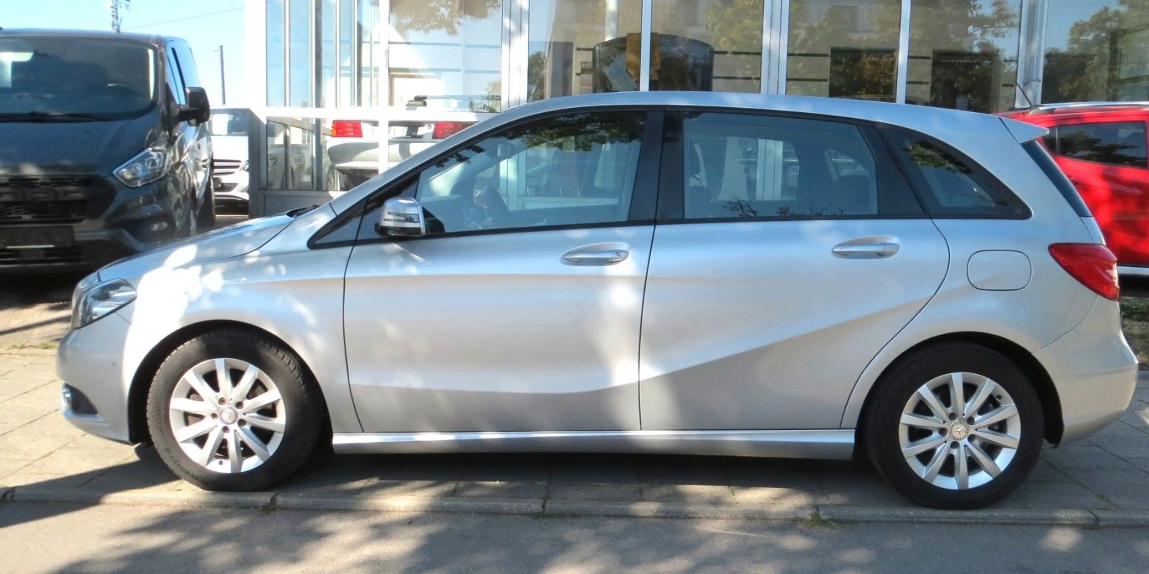 Mercedes-Benz B 200 B B 200 CDI — photo 4