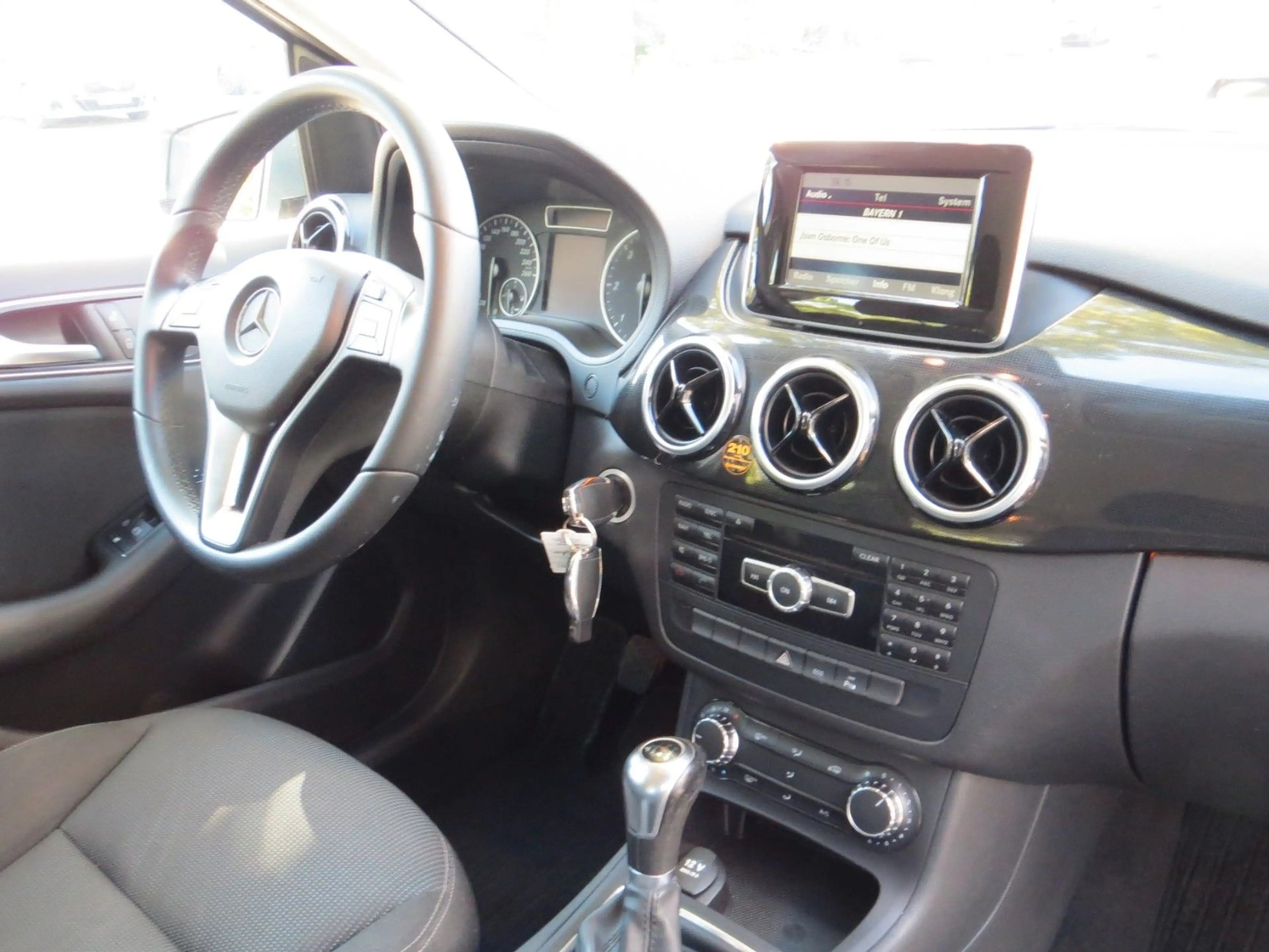 Mercedes-Benz B 200 B B 200 CDI — photo 14