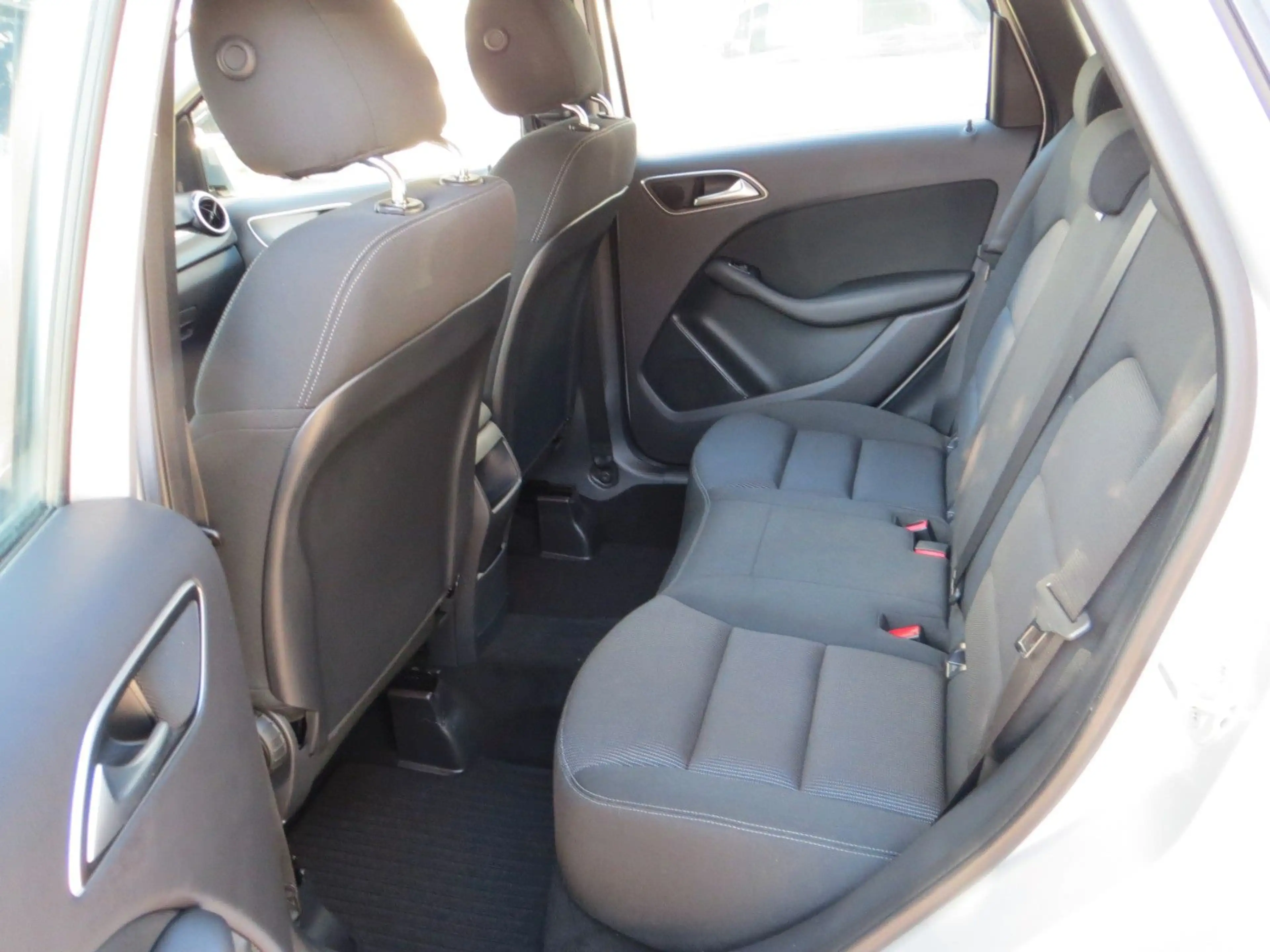 Mercedes-Benz B 200 B B 200 CDI — photo 10
