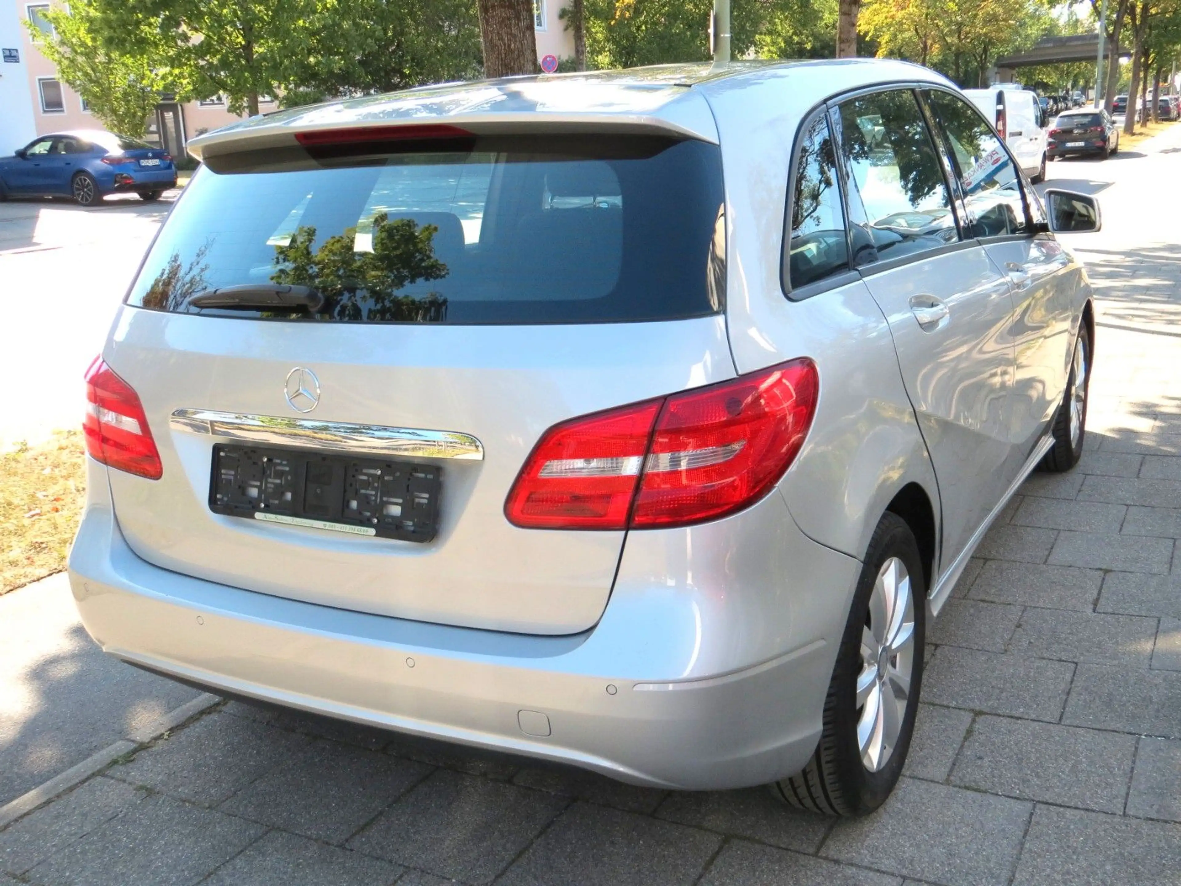 Mercedes-Benz B 200 B B 200 CDI — photo 6