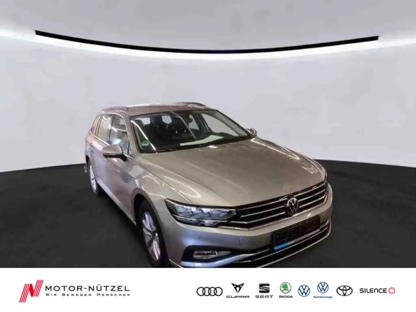 Volkswagen Passat Variant 2.0 TDI BUSINESS LED+NAVI+AHK+ACC Silber - 1