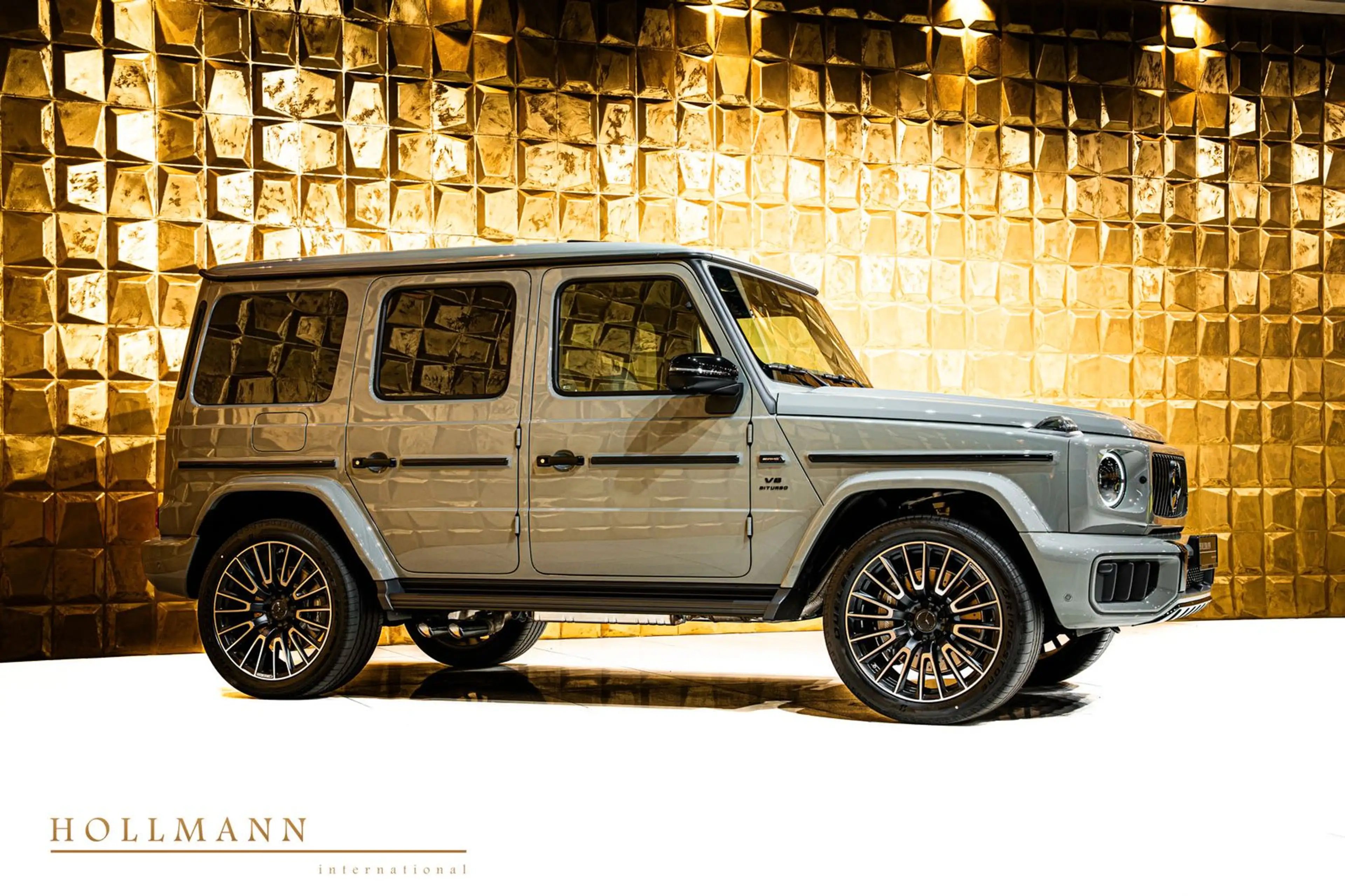 Mercedes-Benz G 63 AMG + FACELIFT + CARBON + TV + MY2027 — photo 2