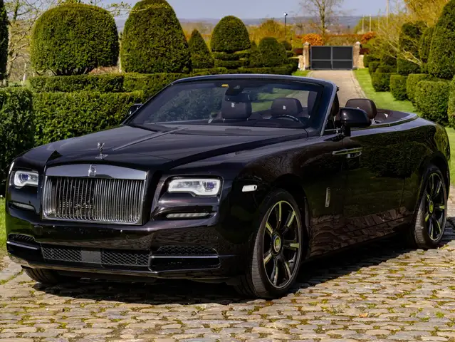 Rolls-Royce Dawn in unique color combination