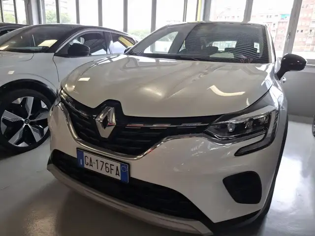 Renault Captur view 3