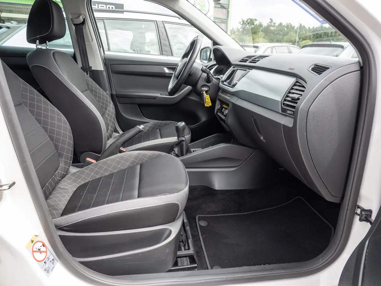 Skoda Fabia Combi 1.0 TSI Ambition KLIMA PDC NAVI Weiß - 2