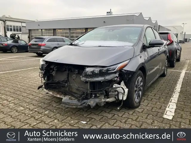 Toyota Prius PLUG-IN+COMFORT+NAV+SHZ+FRONTSCHADEN!!!