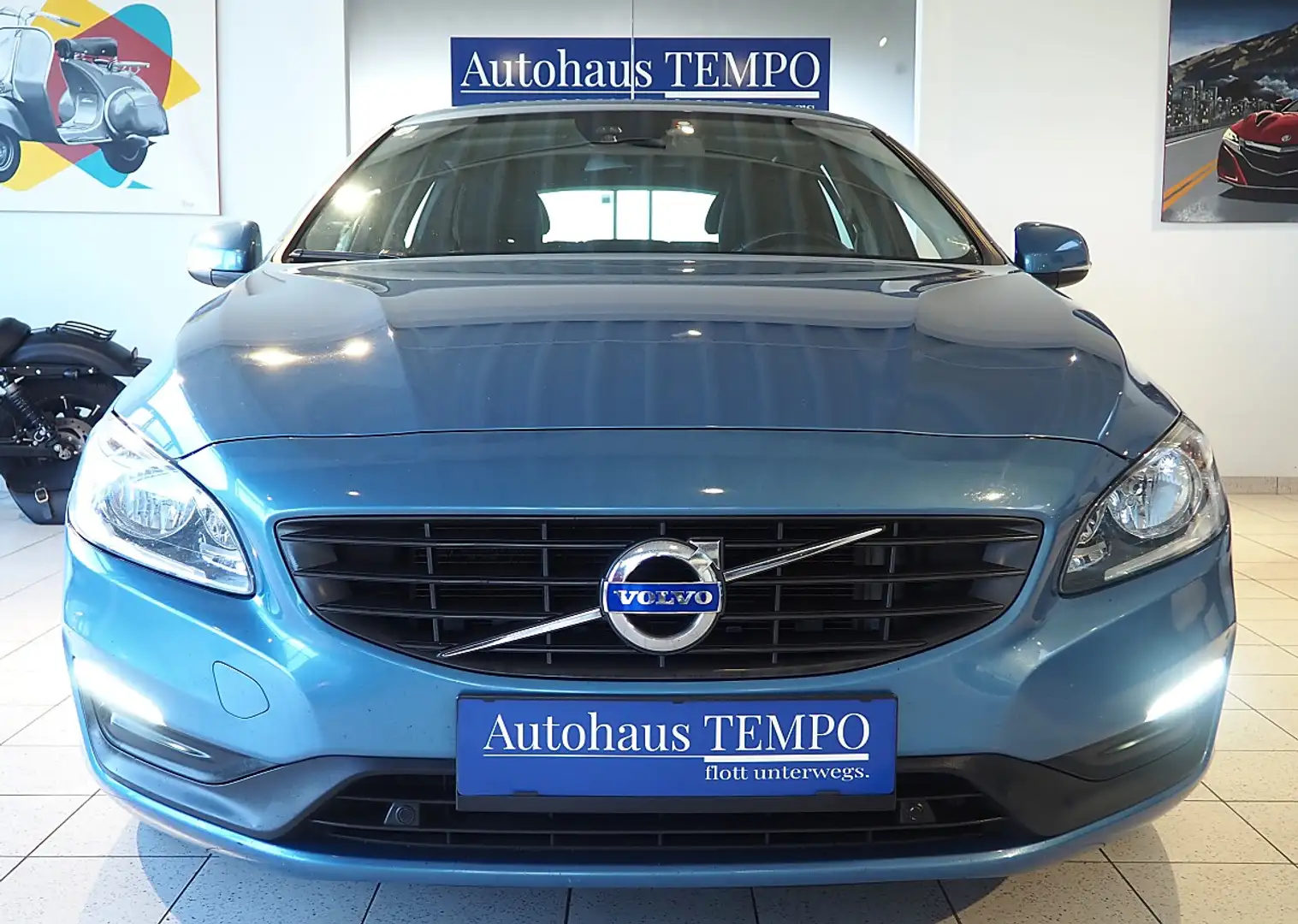 Volvo V60 D3 Kinetic -- lückenloses Serviceheft-- Blau - 2