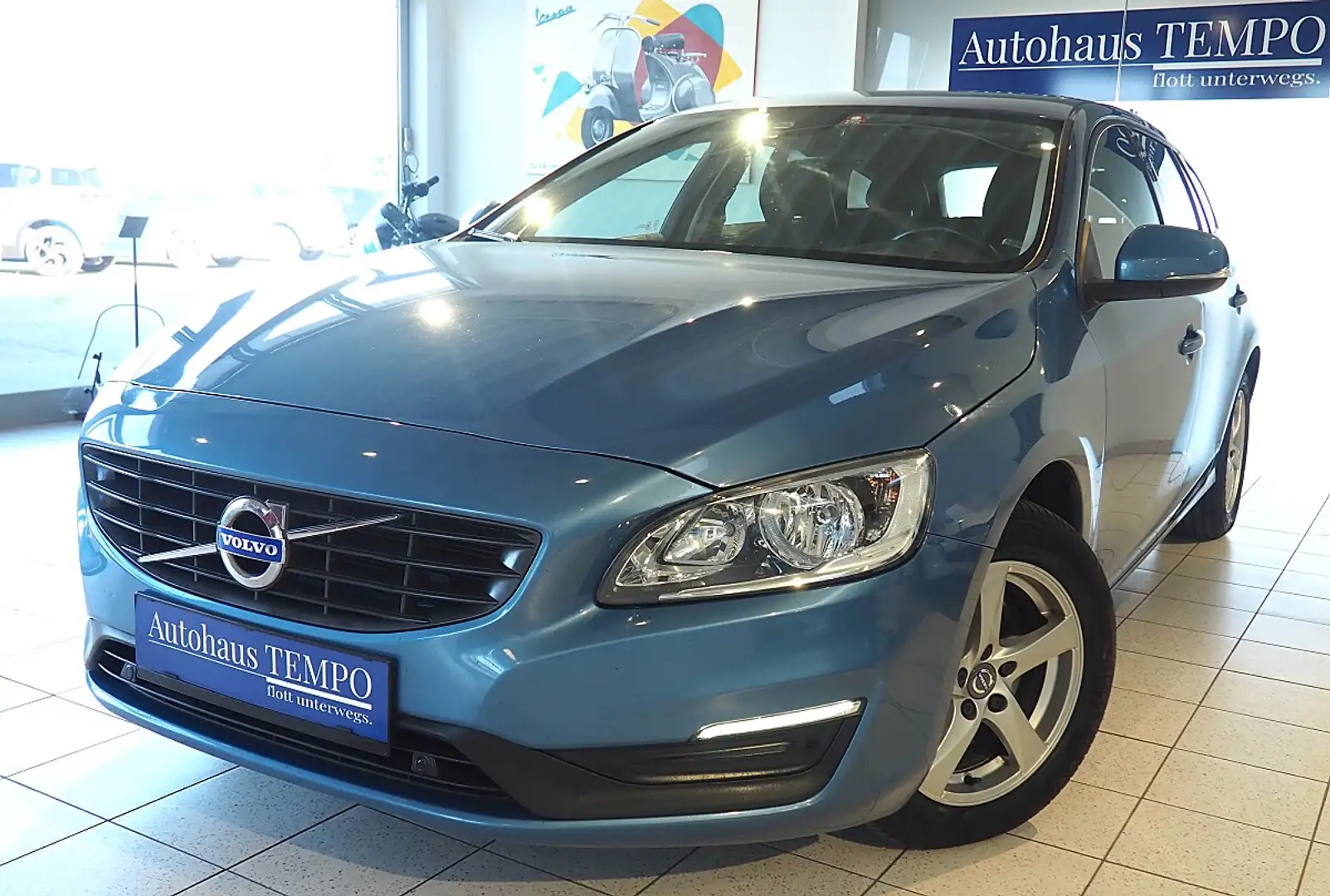 Volvo V60 D3 Kinetic -- lückenloses Serviceheft-- Blau - 1