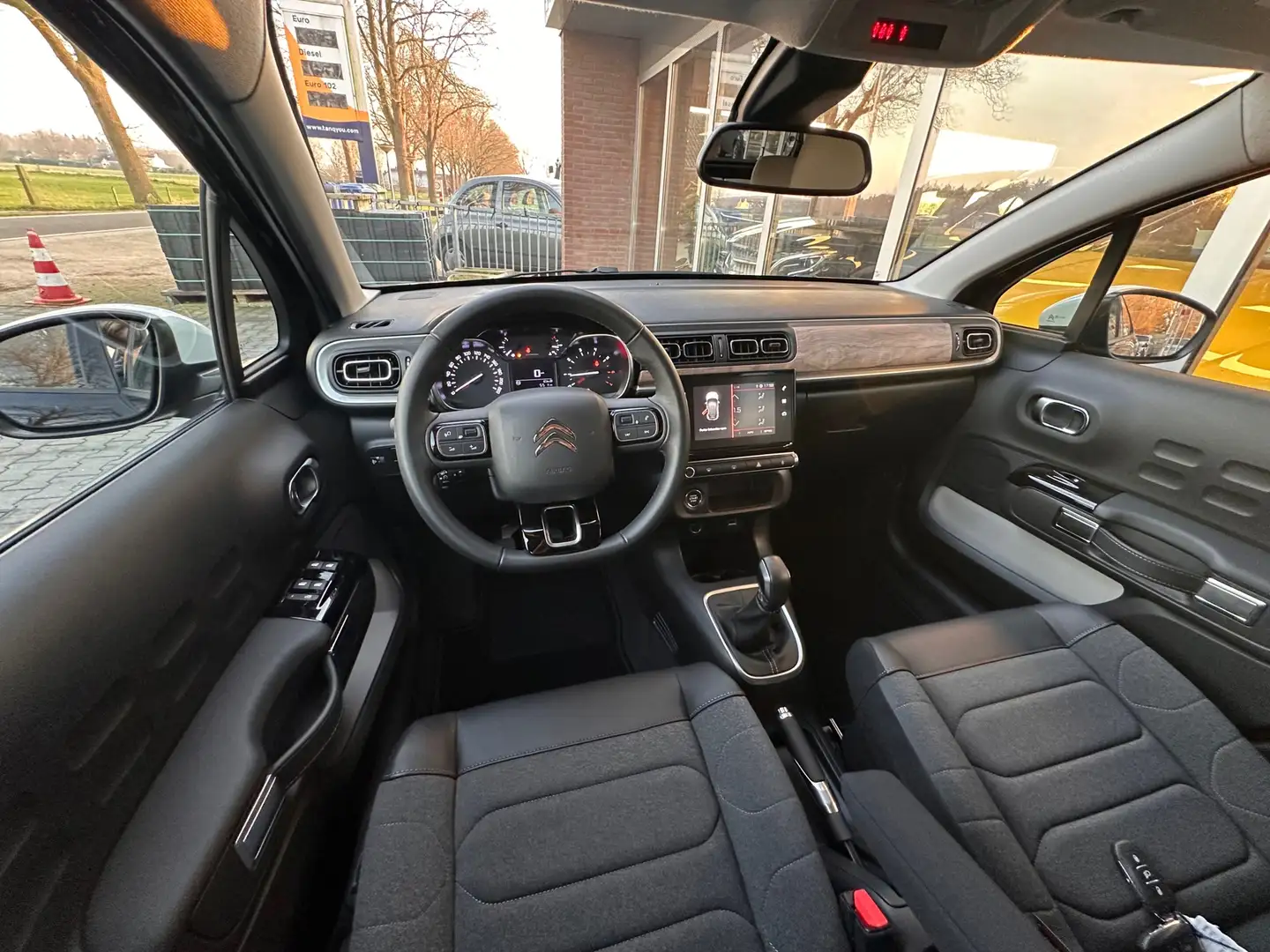 Citroen C3 1.2 PureTech Shine Stoel verwarming/Keyles start/L Negro - 2