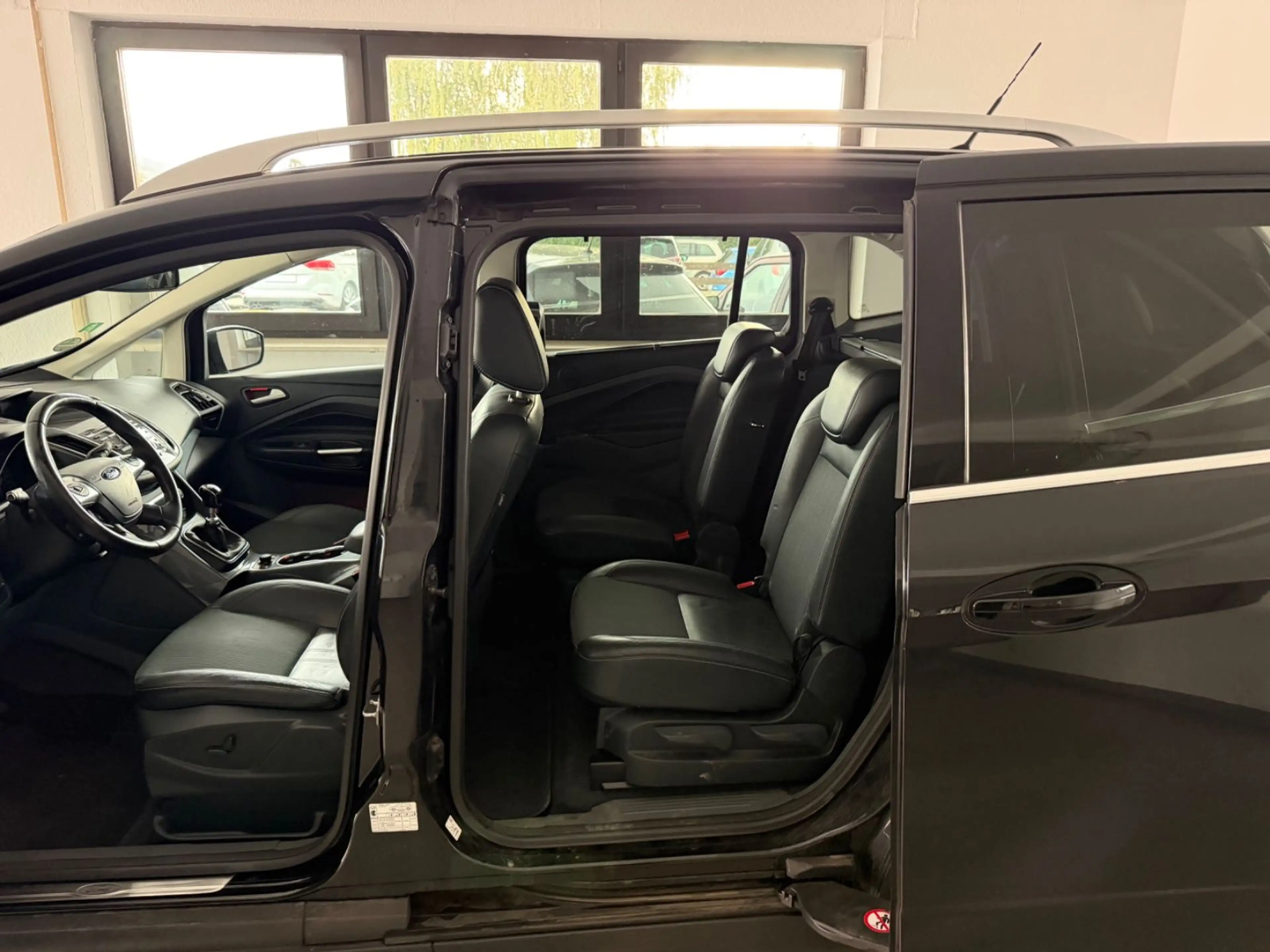 Ford Grand C-Max Titanium 7 Sitzer Navi Kamera — photo 6