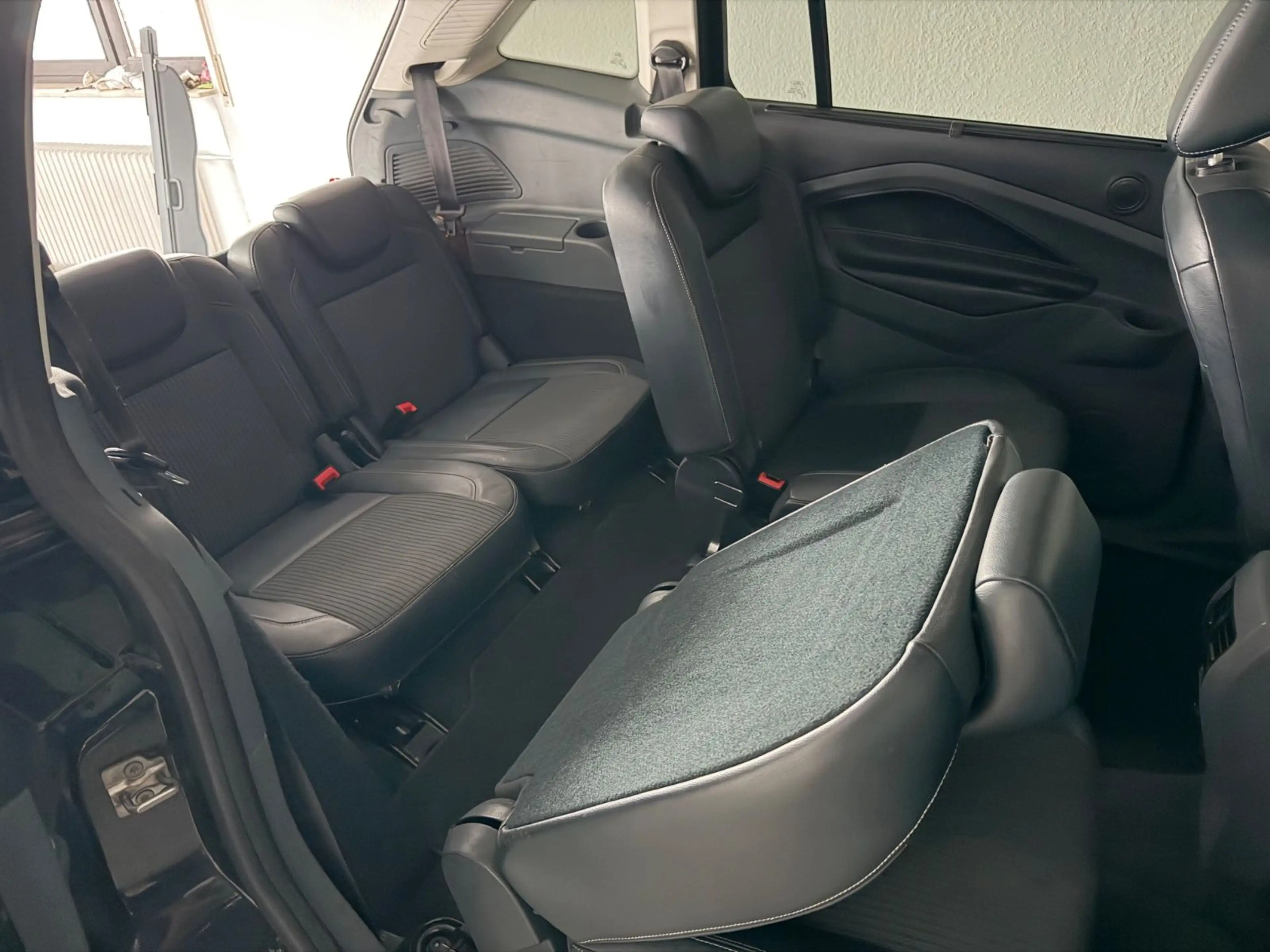 Ford Grand C-Max Titanium 7 Sitzer Navi Kamera — photo 12