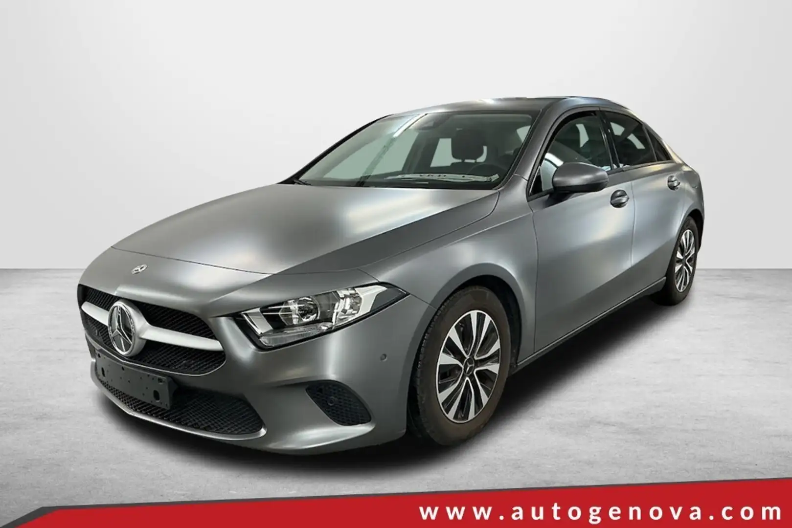 Mercedes-Benz A 180 A 180 d Business Sedan Grigio - 1