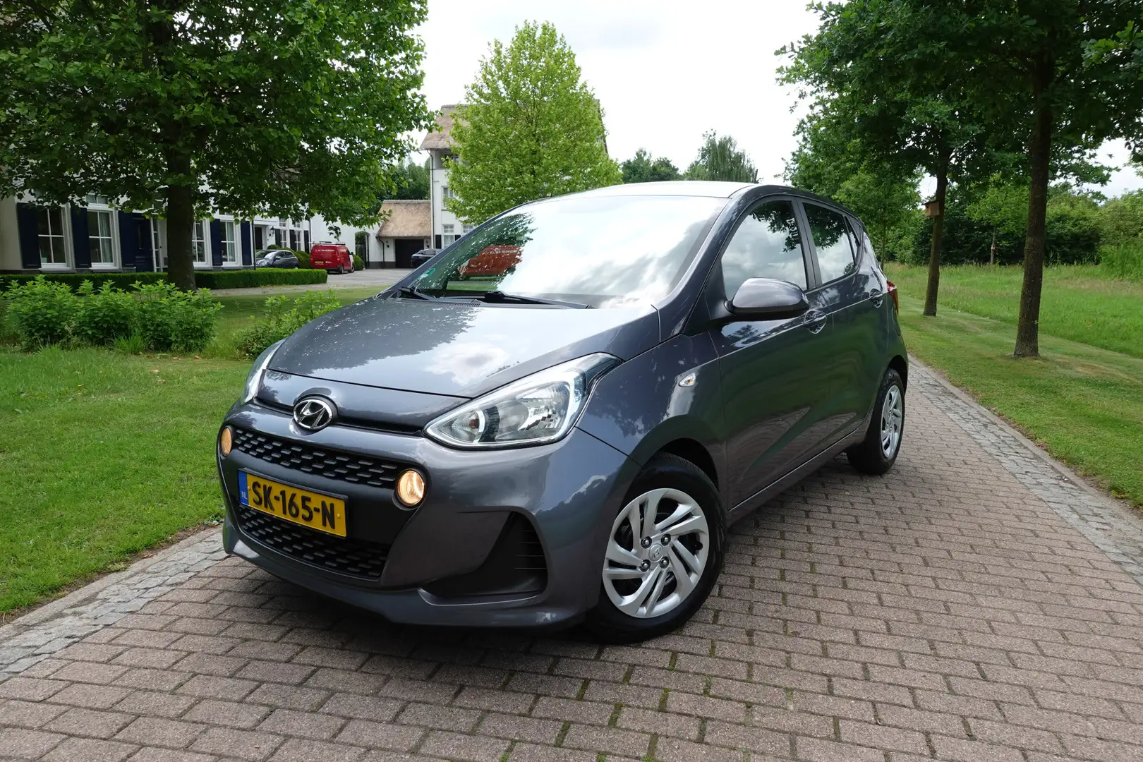 Hyundai i10 1.0i Comfort | NAVI | Bluetooth | Radio | Cruise C Сірий - 1