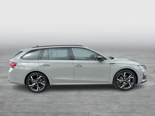 Skoda Octavia view 6