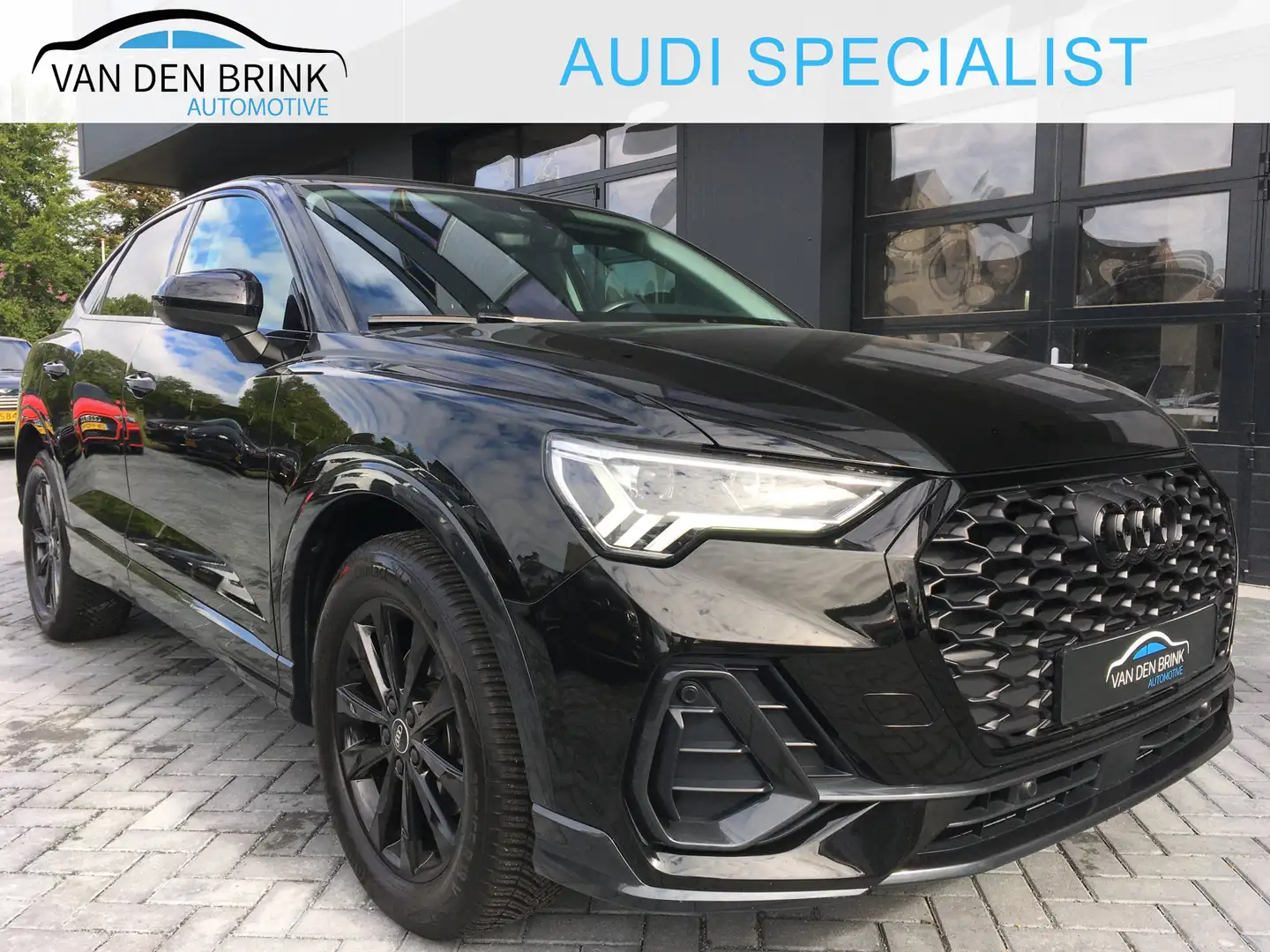 Audi Q3 Sportback 35 TFSI Black Ed. Pano Camera CarPlay Zwart - 1