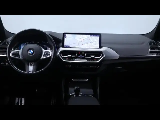 BMW X4 view 13