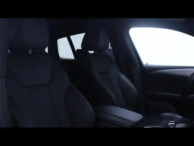 BMW X4 view 11