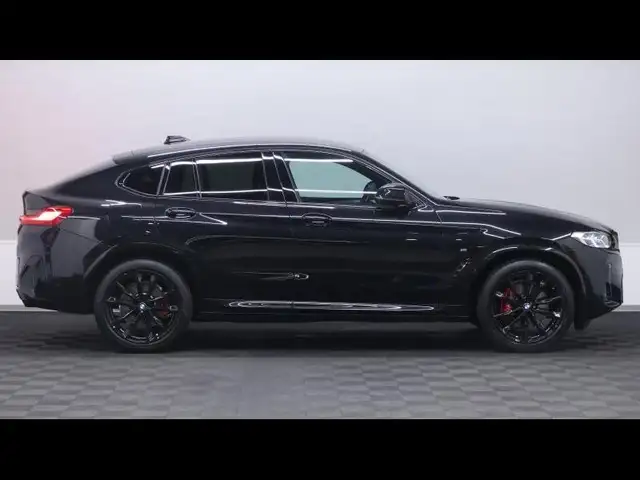 BMW X4 view 3